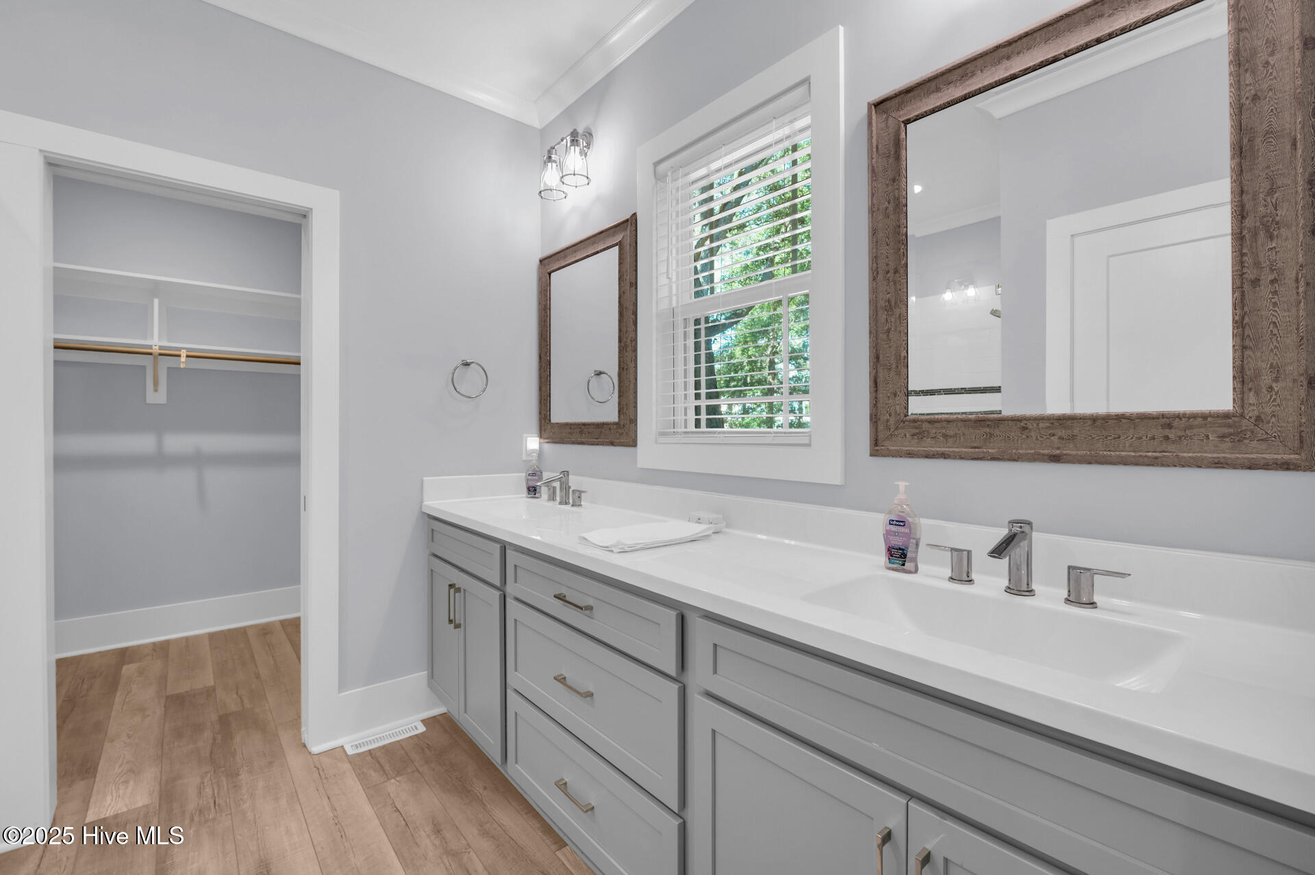 100538274 | Photo 20