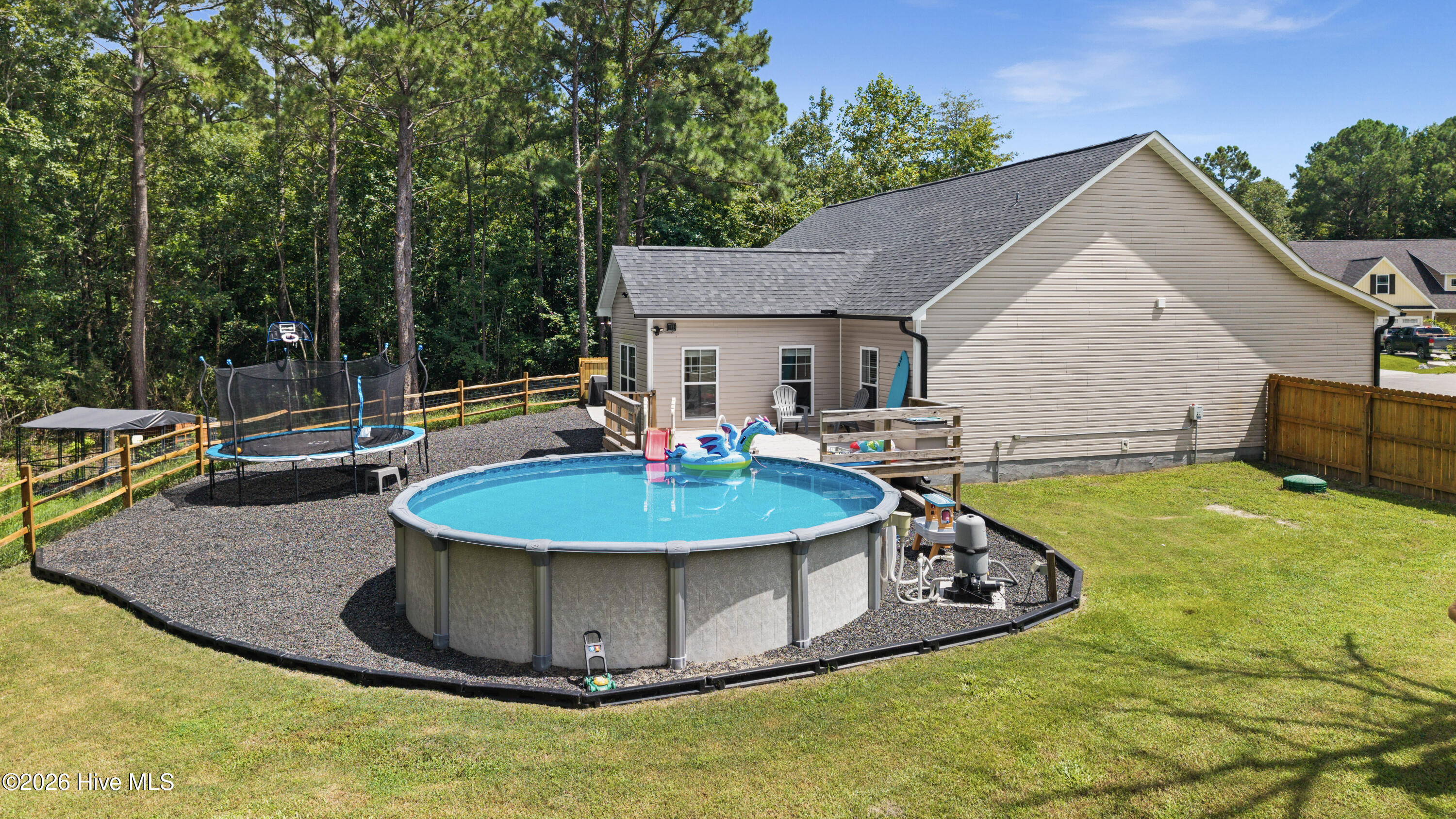 100555595 | Photo 37