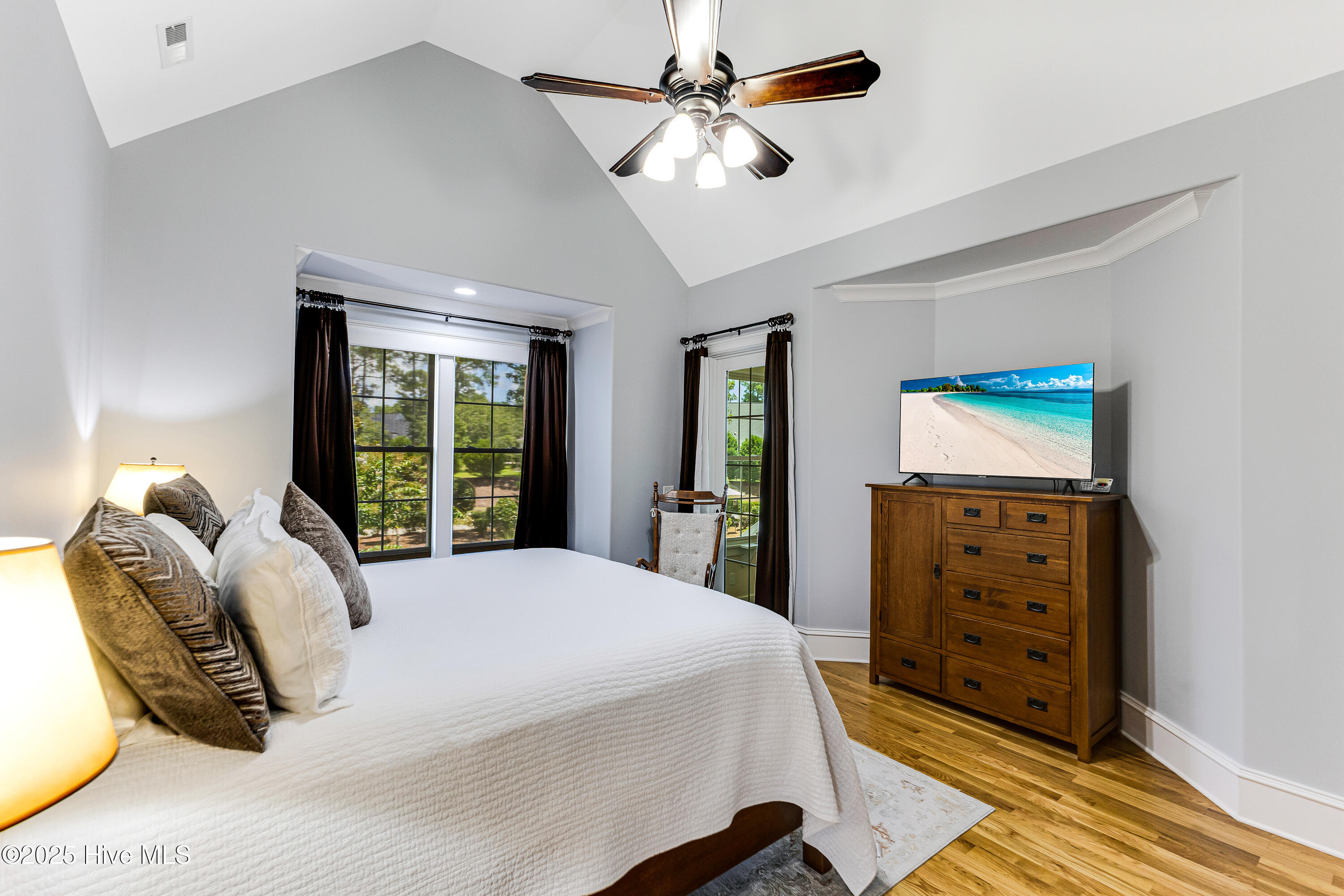 100519190 | Photo 20