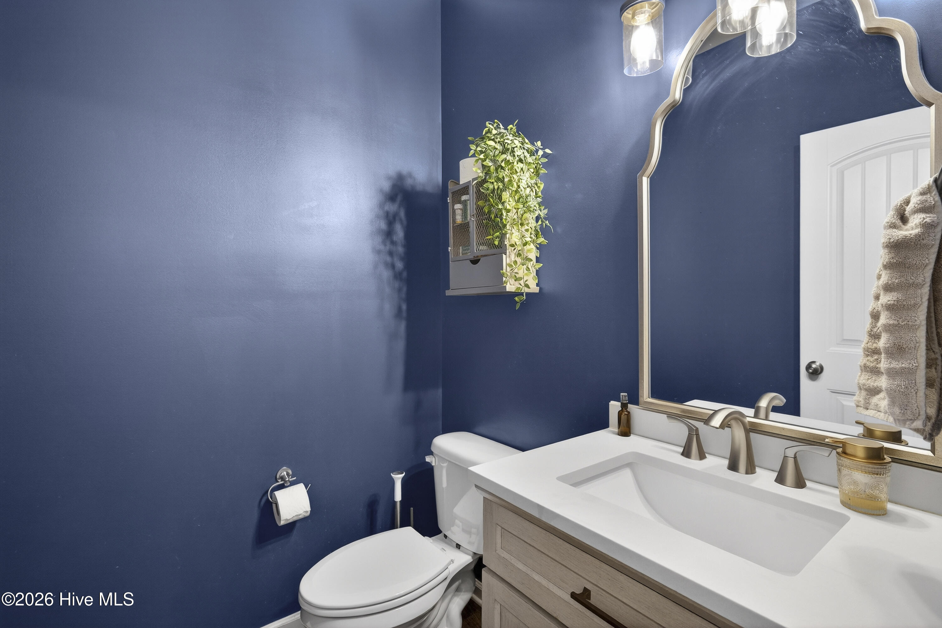 100564462 | Photo 16