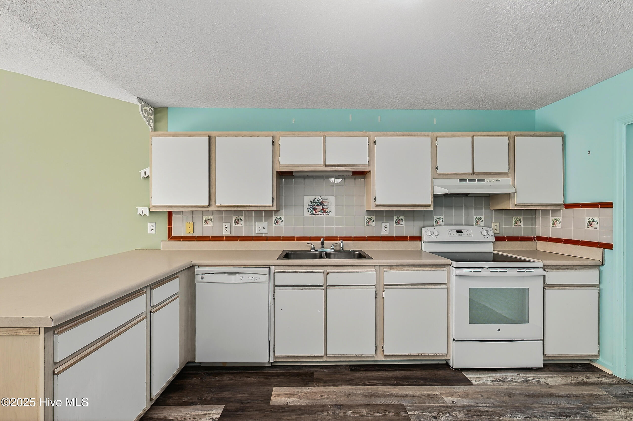 100543652 | Photo 12