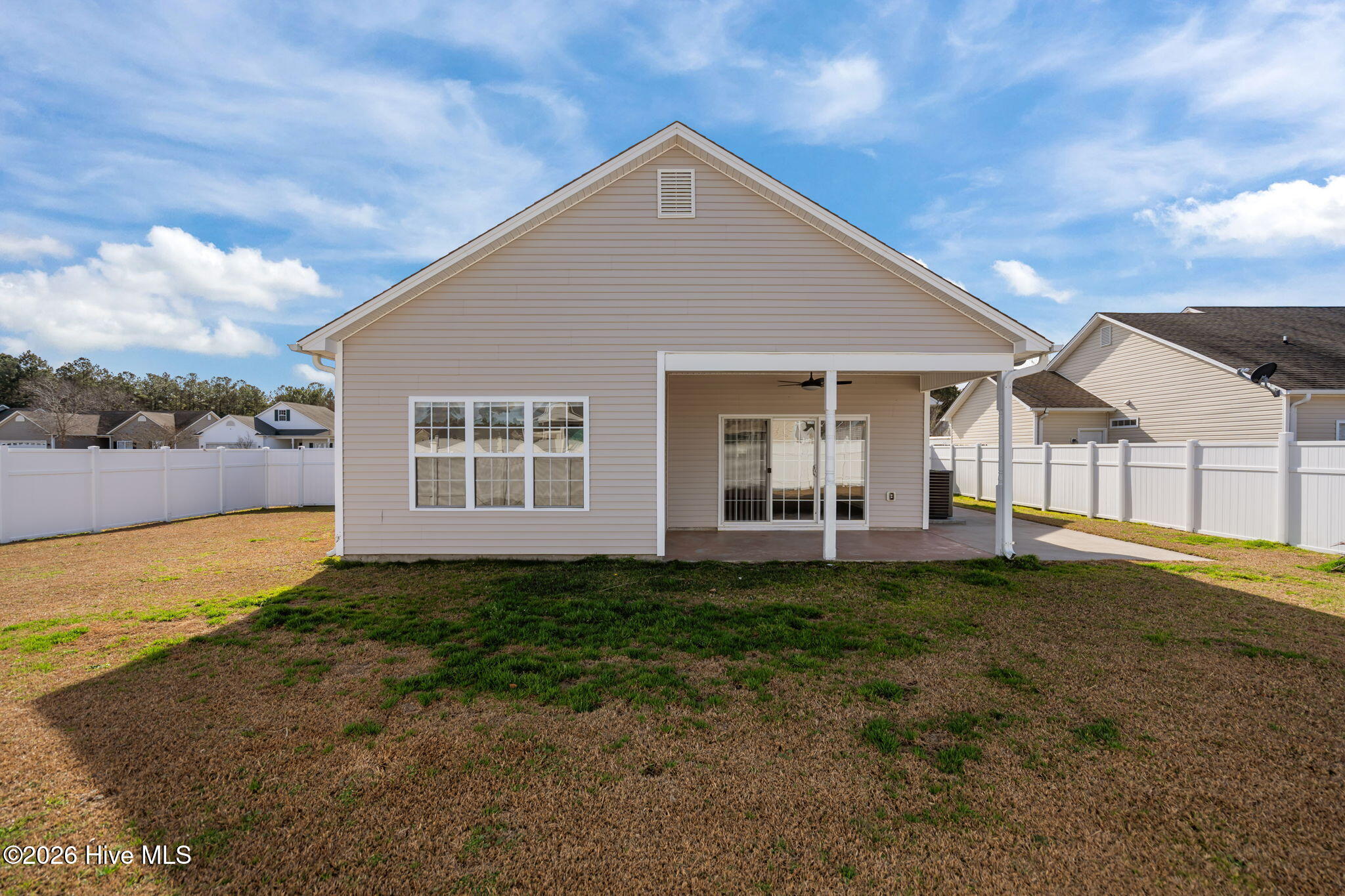 100549107 | Photo 49