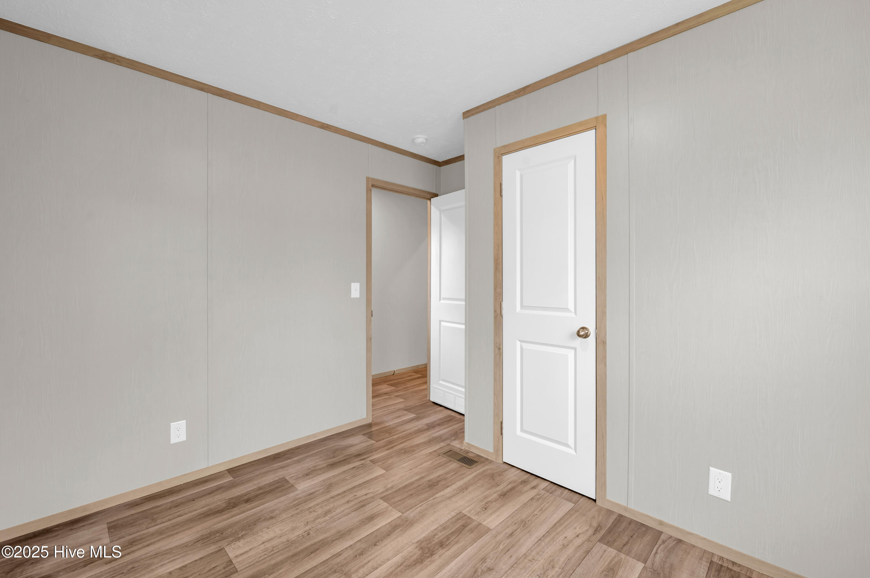 100545094 | Photo 22