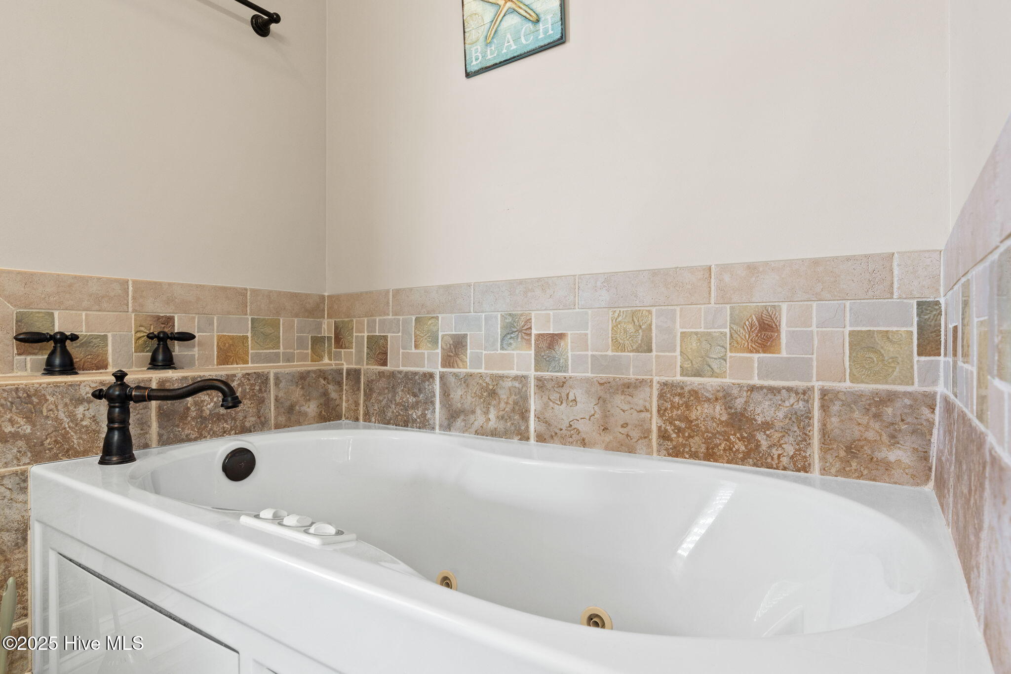 100543841 | Photo 29