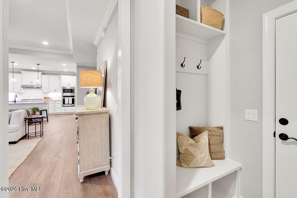 100517231 | Photo 35