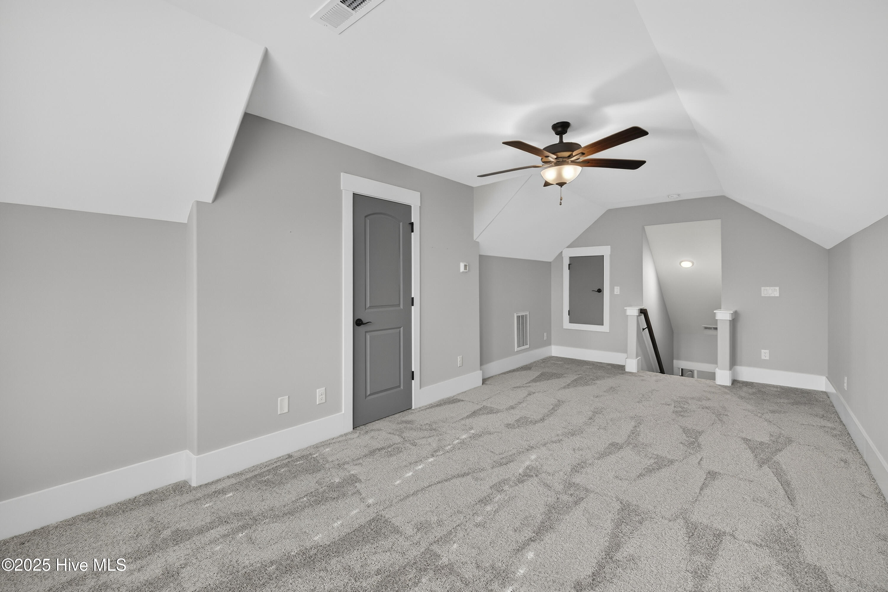 100547164 | Photo 34