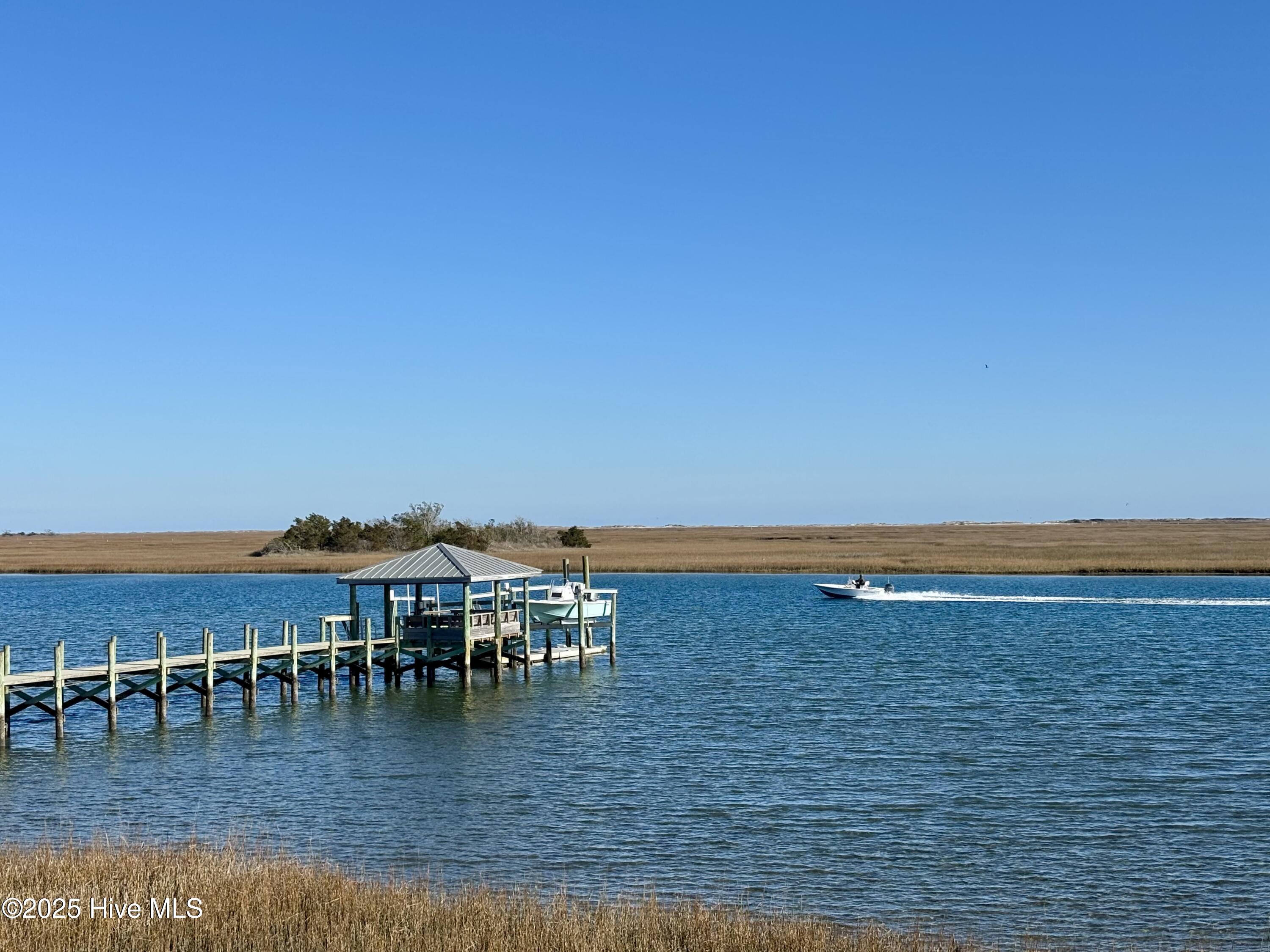 100558065 | Photo 30