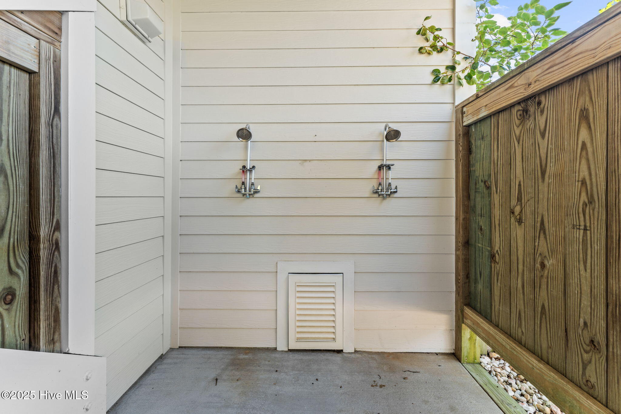 100514865 | Photo 13