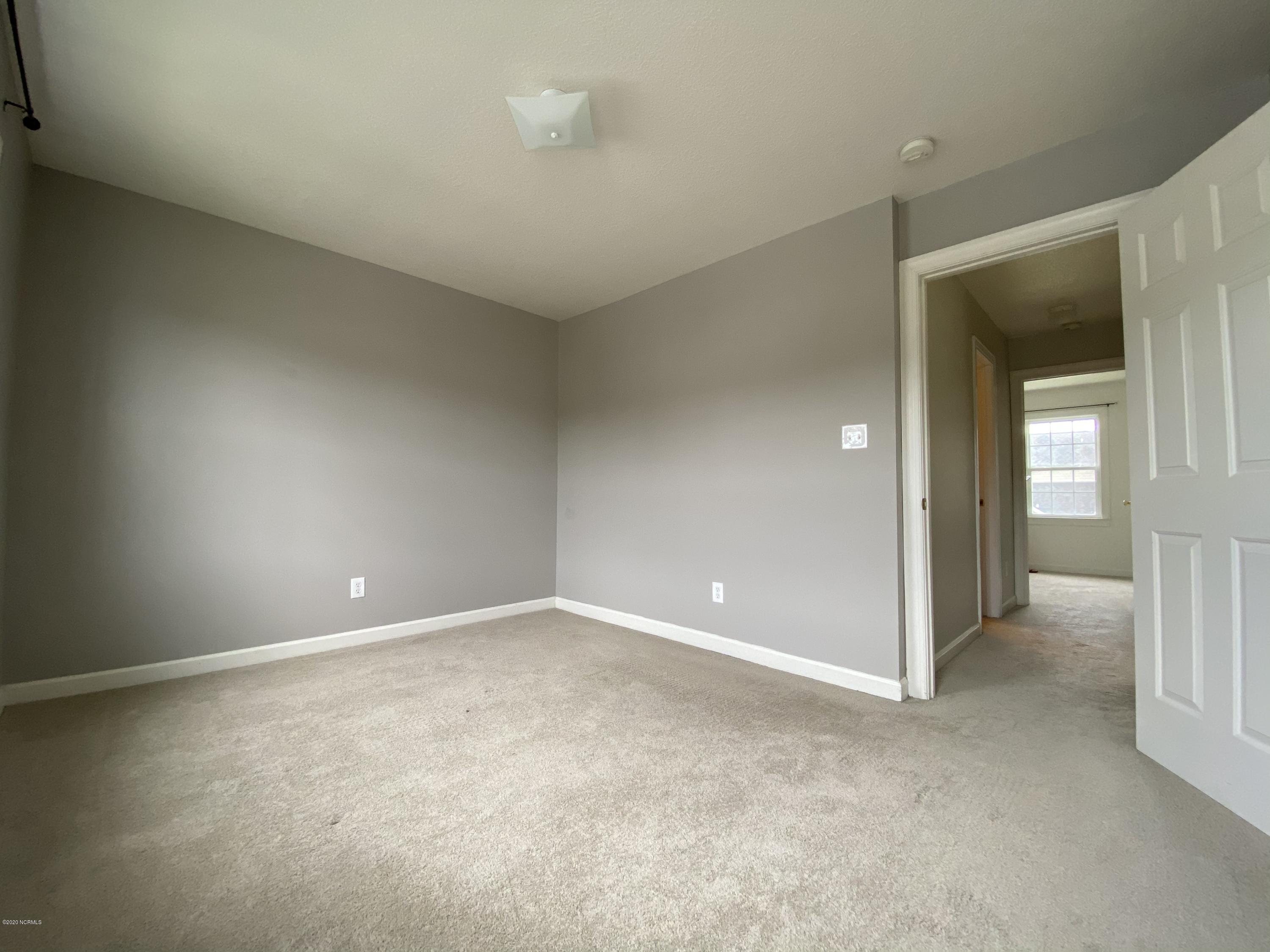 100564195 | Photo 11