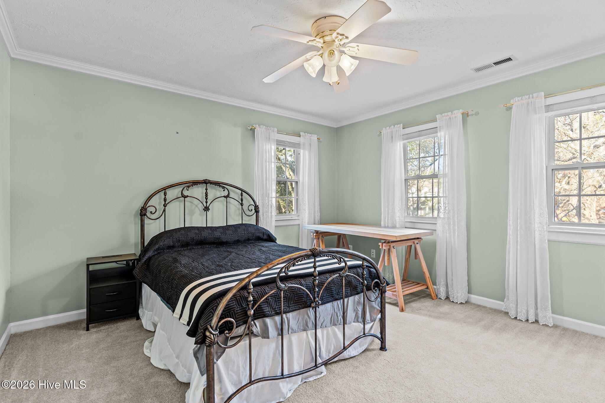 100550743 | Photo 48