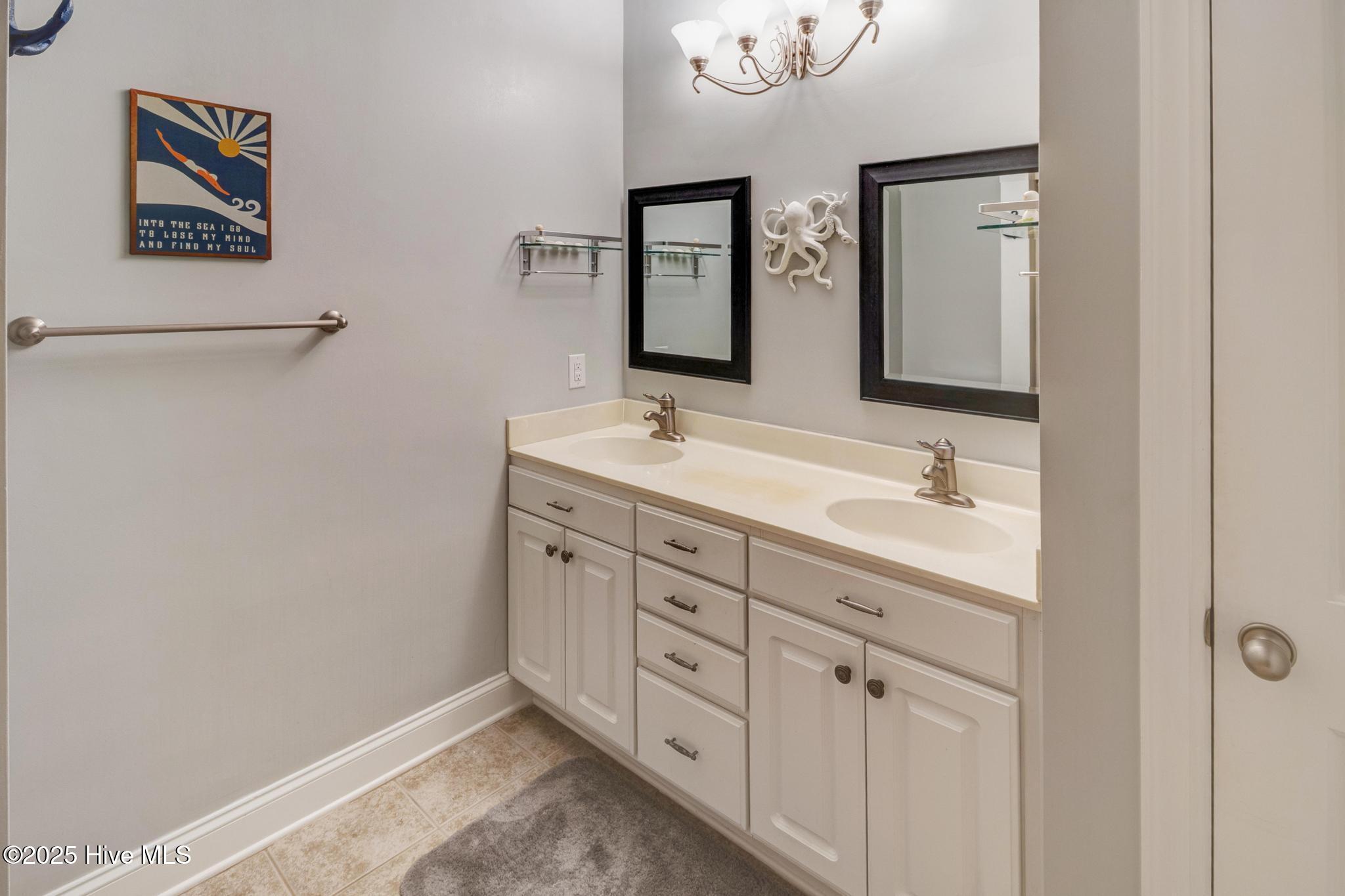 100534929 | Photo 27