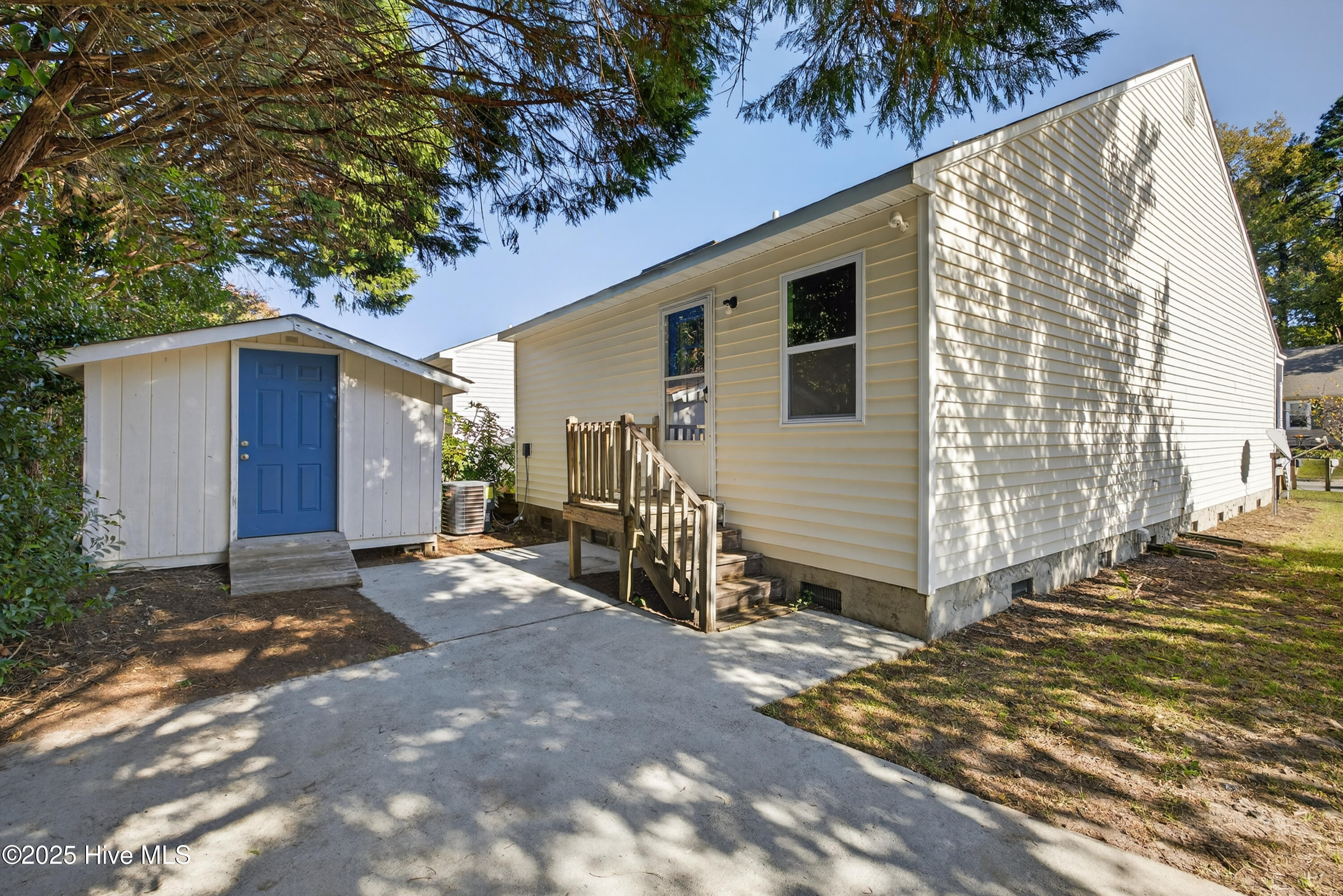 716 Varsity Drive, Wilmington, NC 28403 – photo 2: Rear Exterior