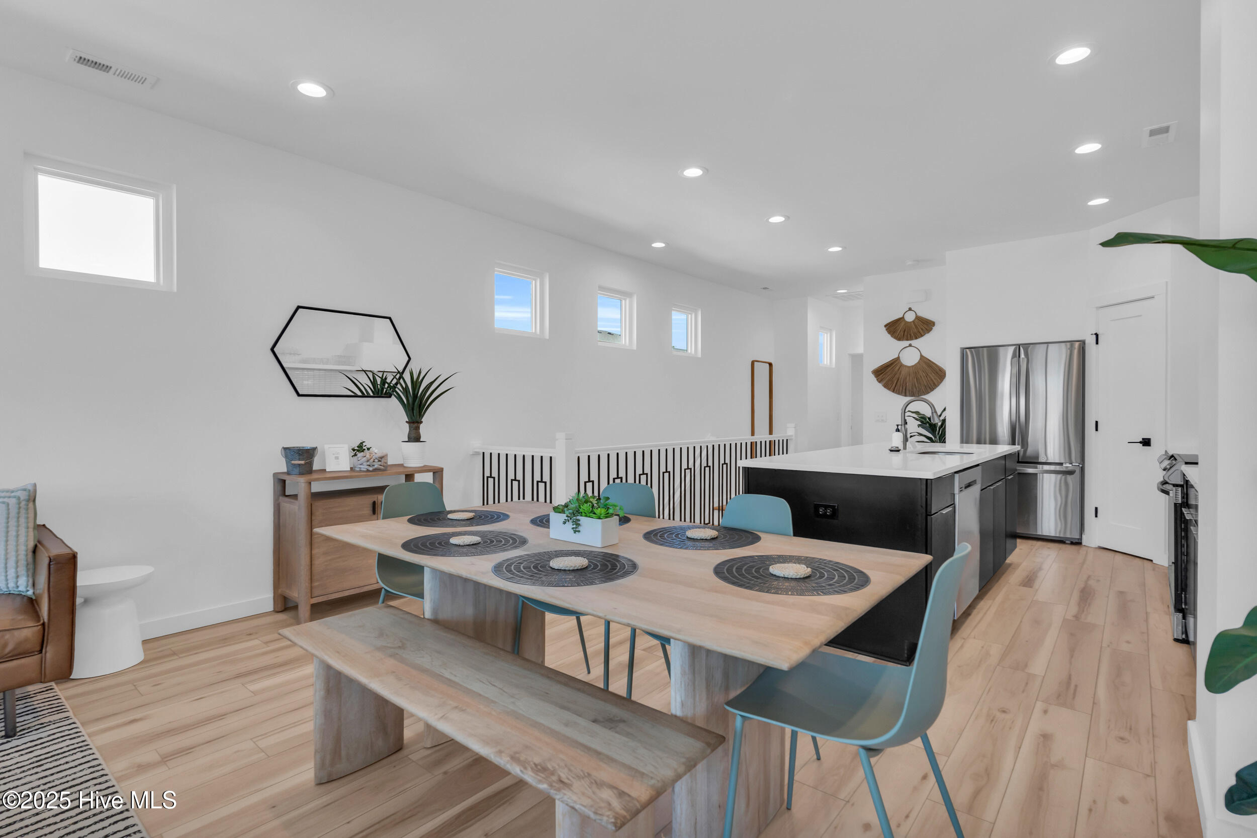 100541692 | Photo 11