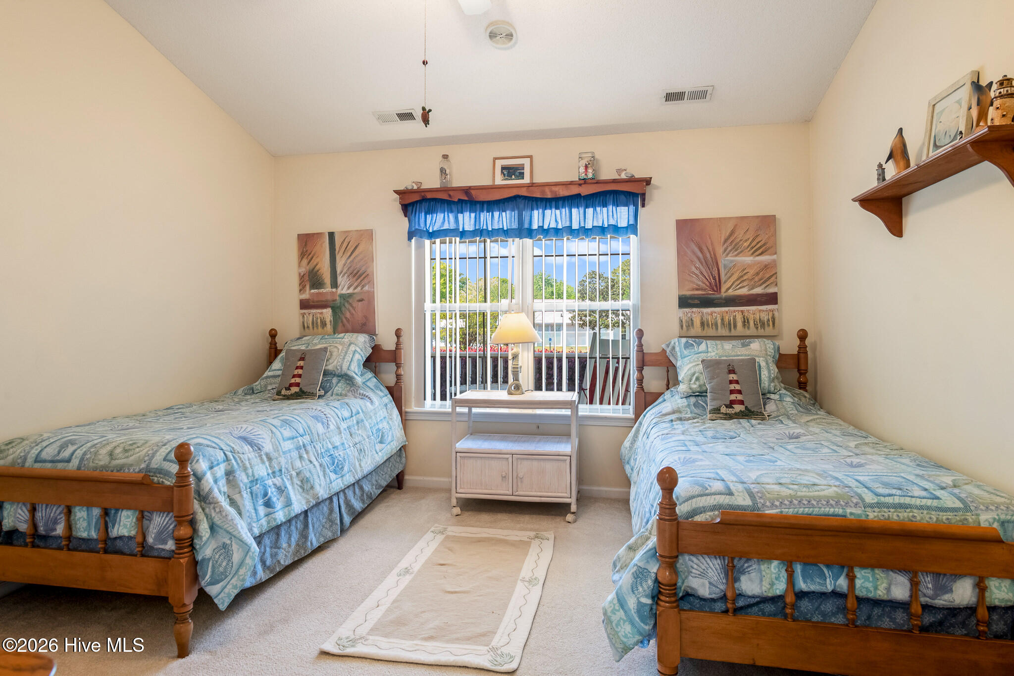 100566913 | Photo 23