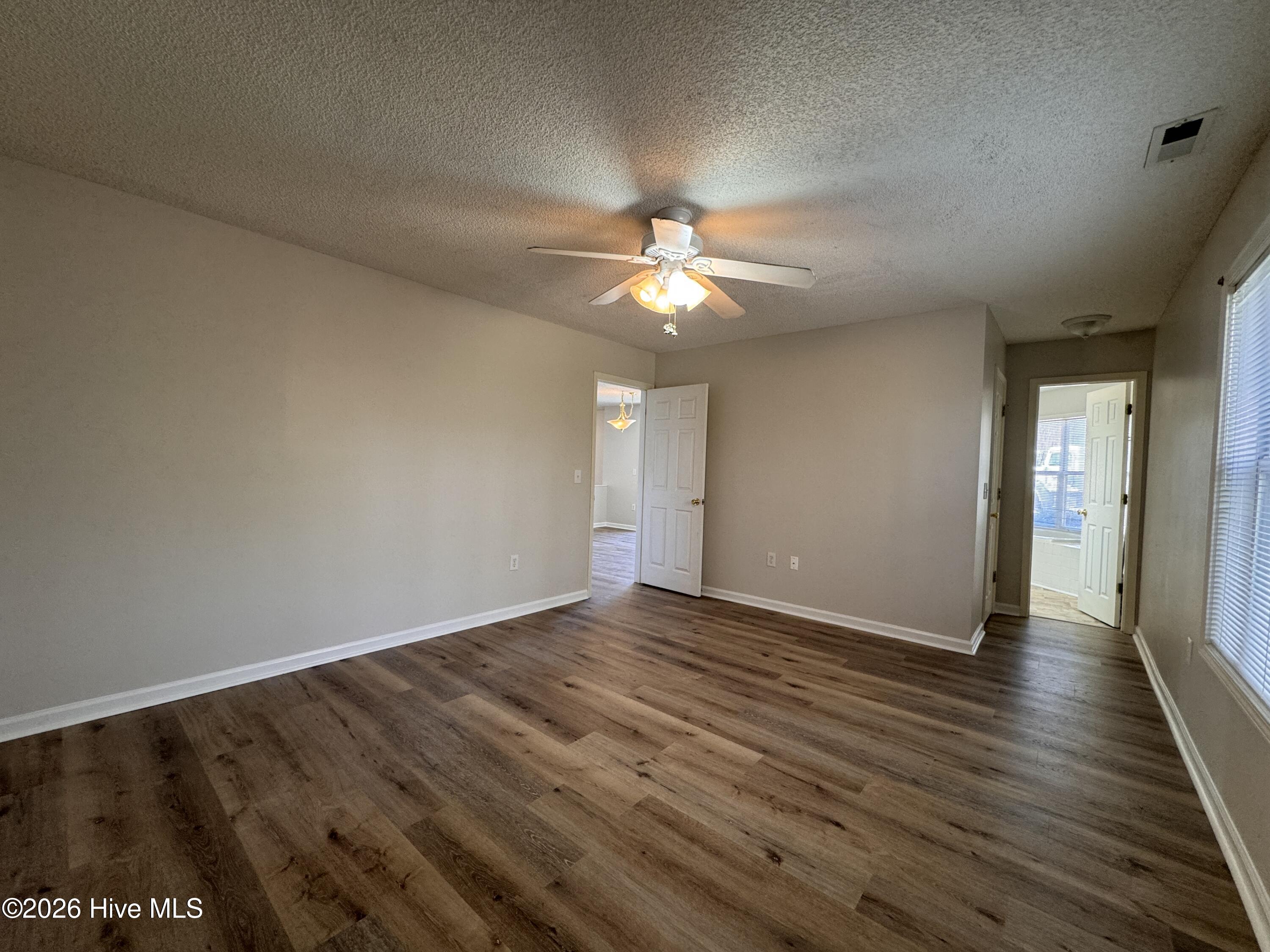 100556493 | Photo 10