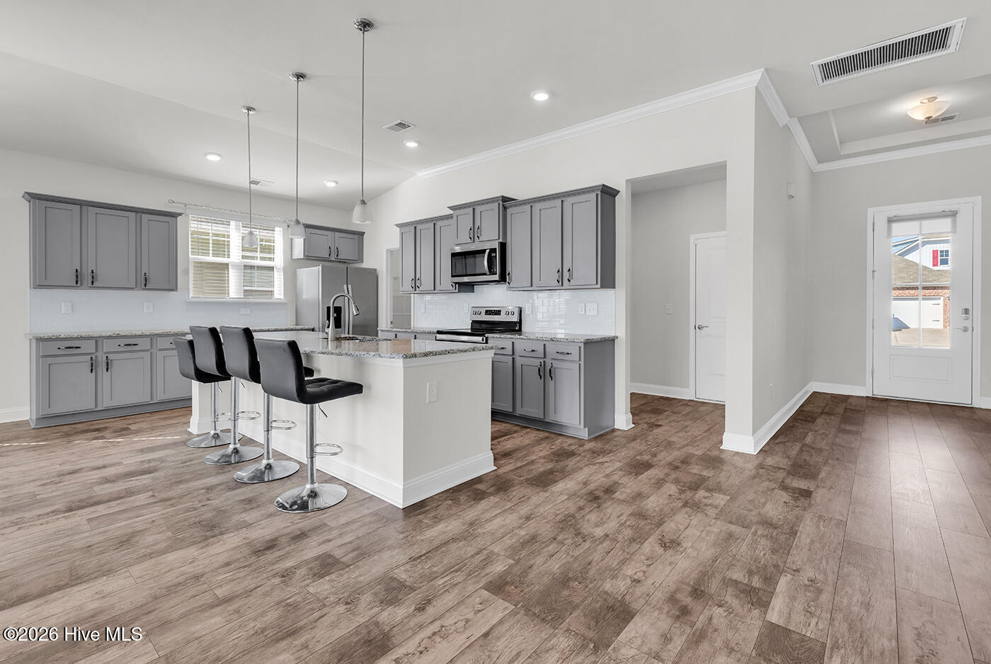 100555592 | Photo 10