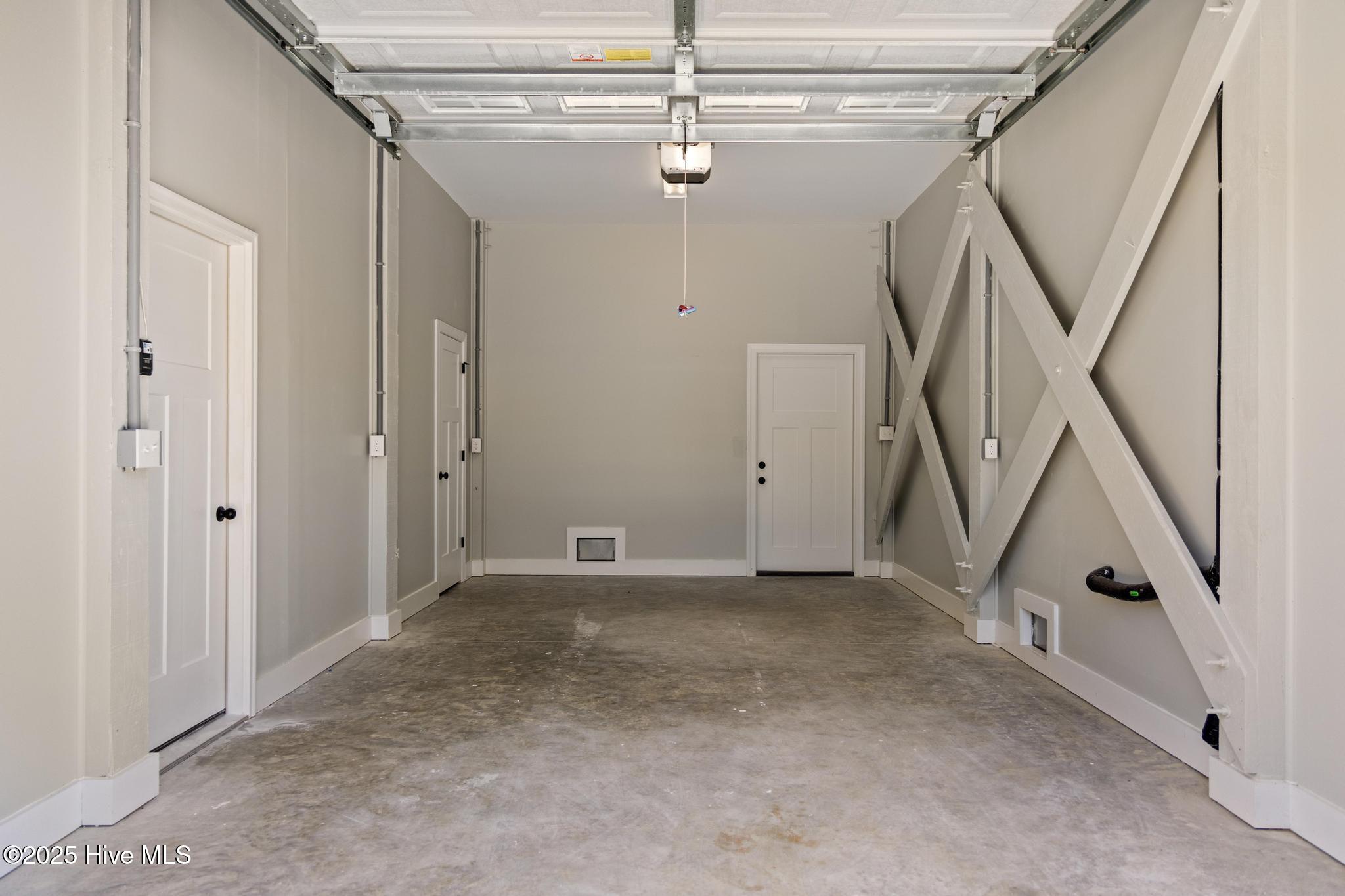 100498543 | Photo 115