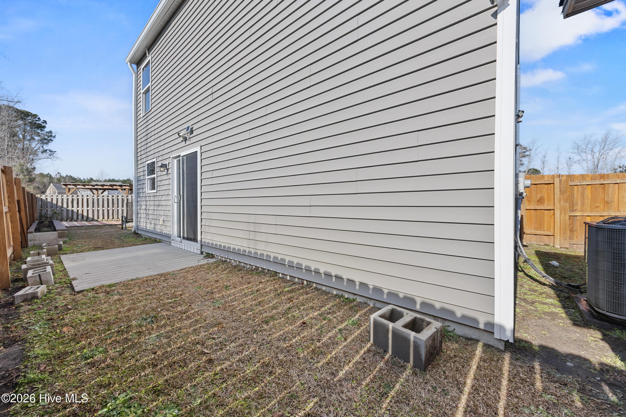 100553351 | Photo 34