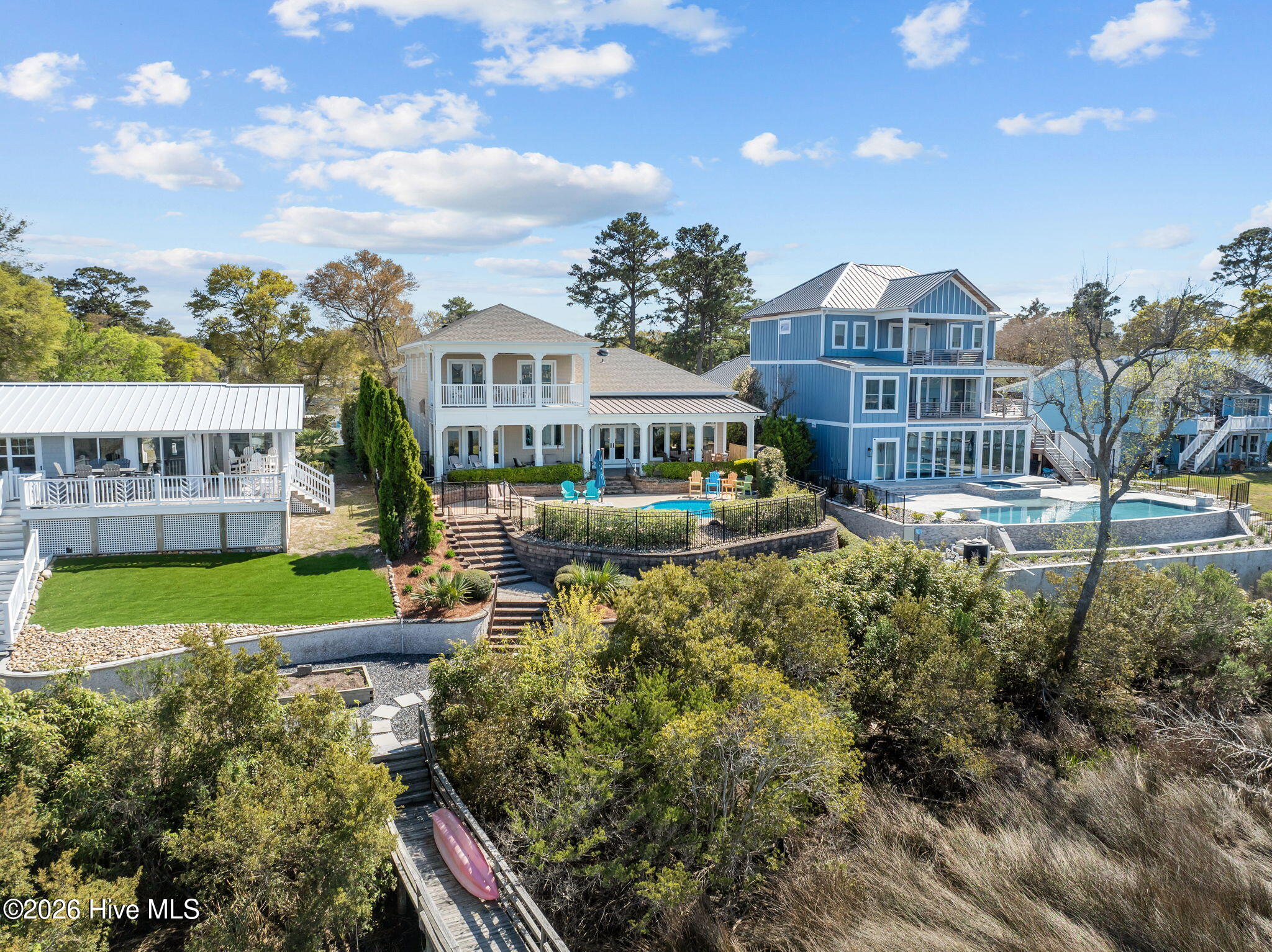 100564617 | Photo 55