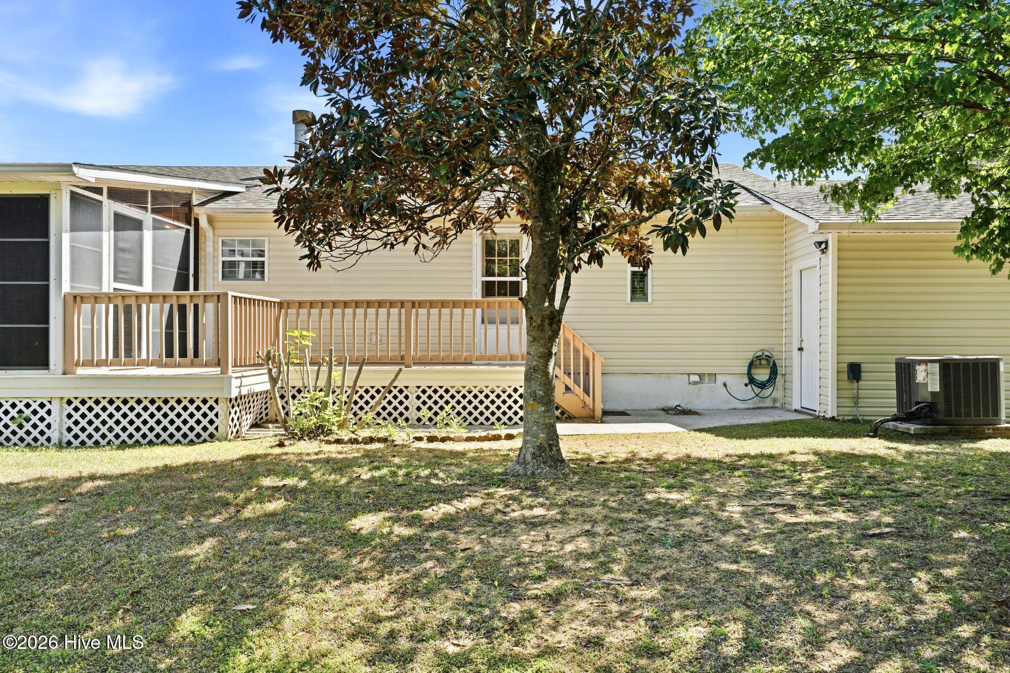 100567371 | Photo 57