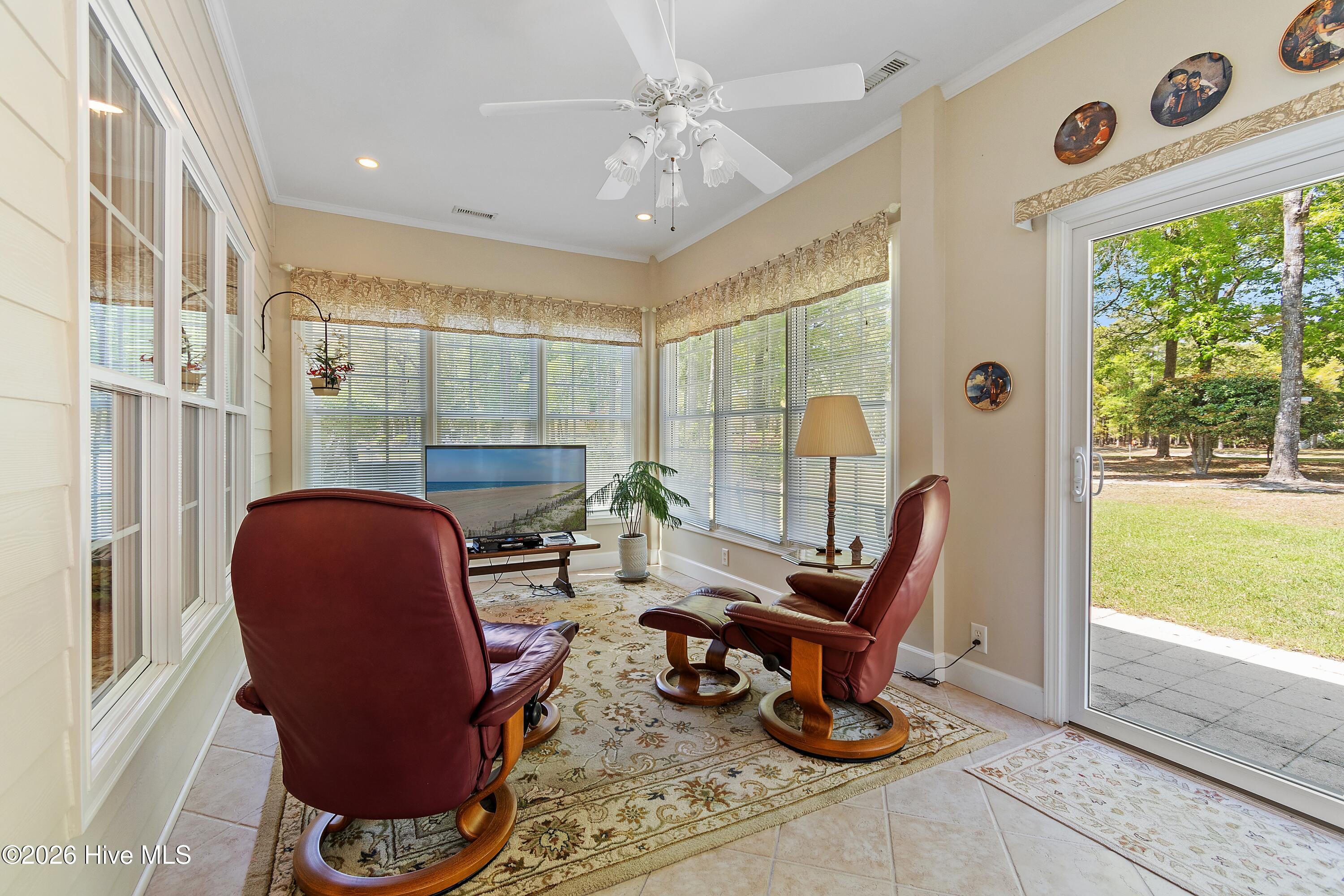 100567872 | Photo 13