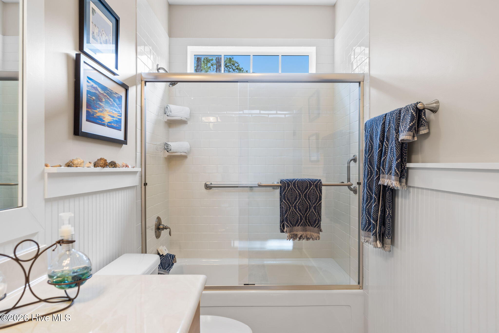 100566382 | Photo 35