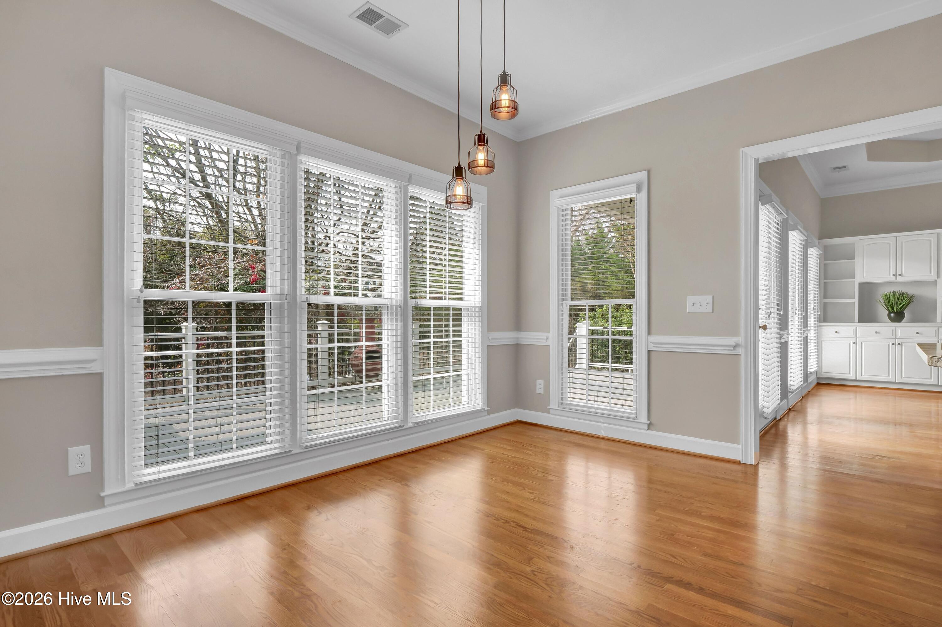 100556431 | Photo 14