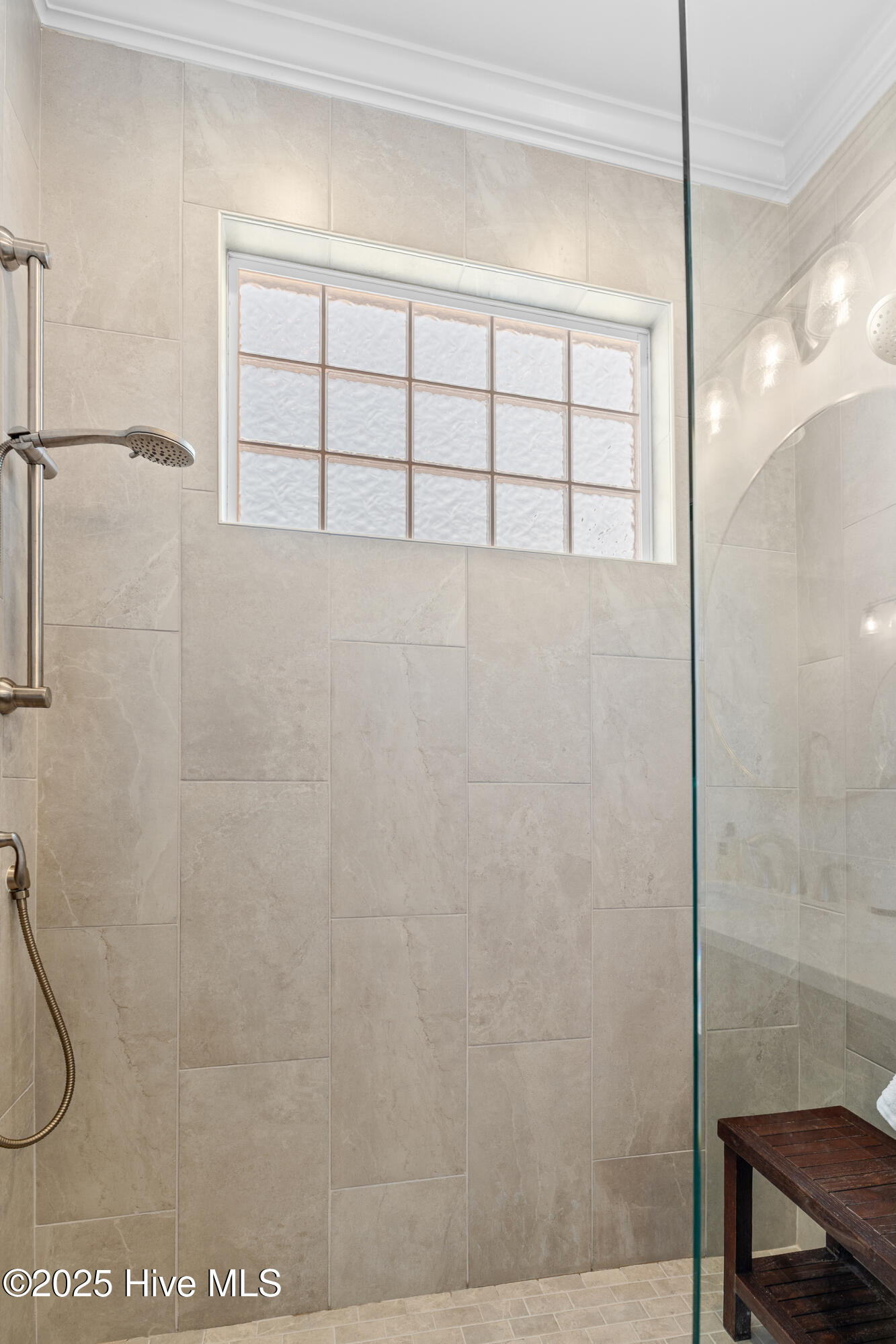 100545902 | Photo 43