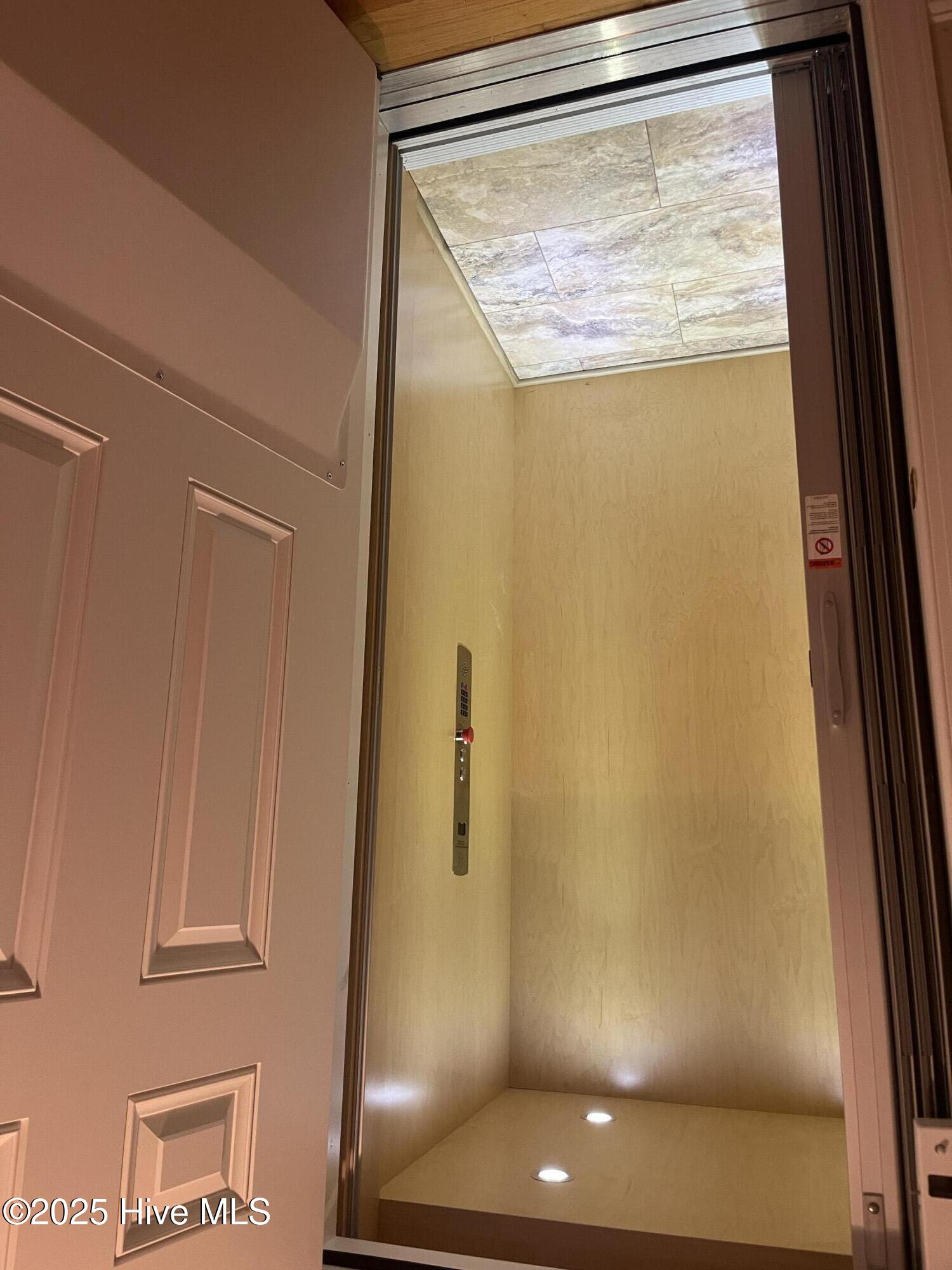 100540597 | Photo 36