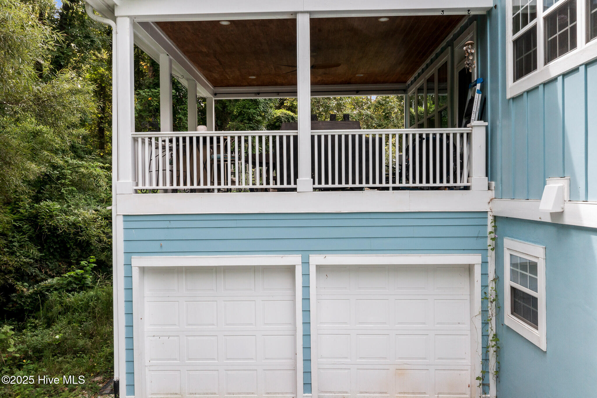 100532229 | Photo 38