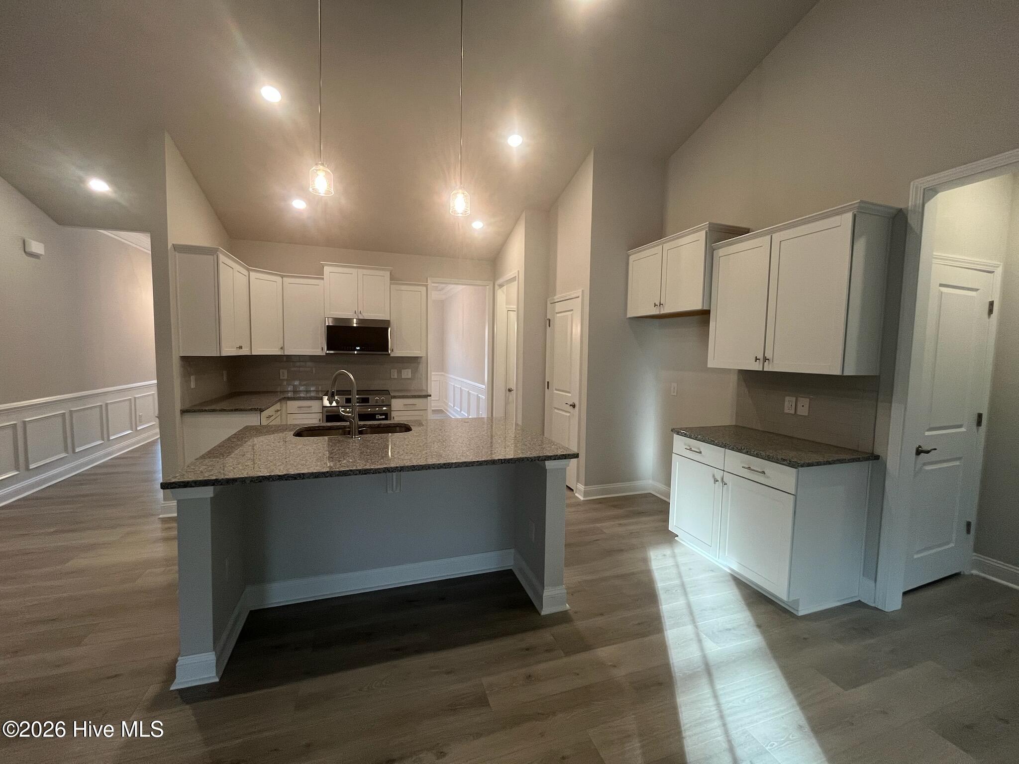 100552296 | Photo 11