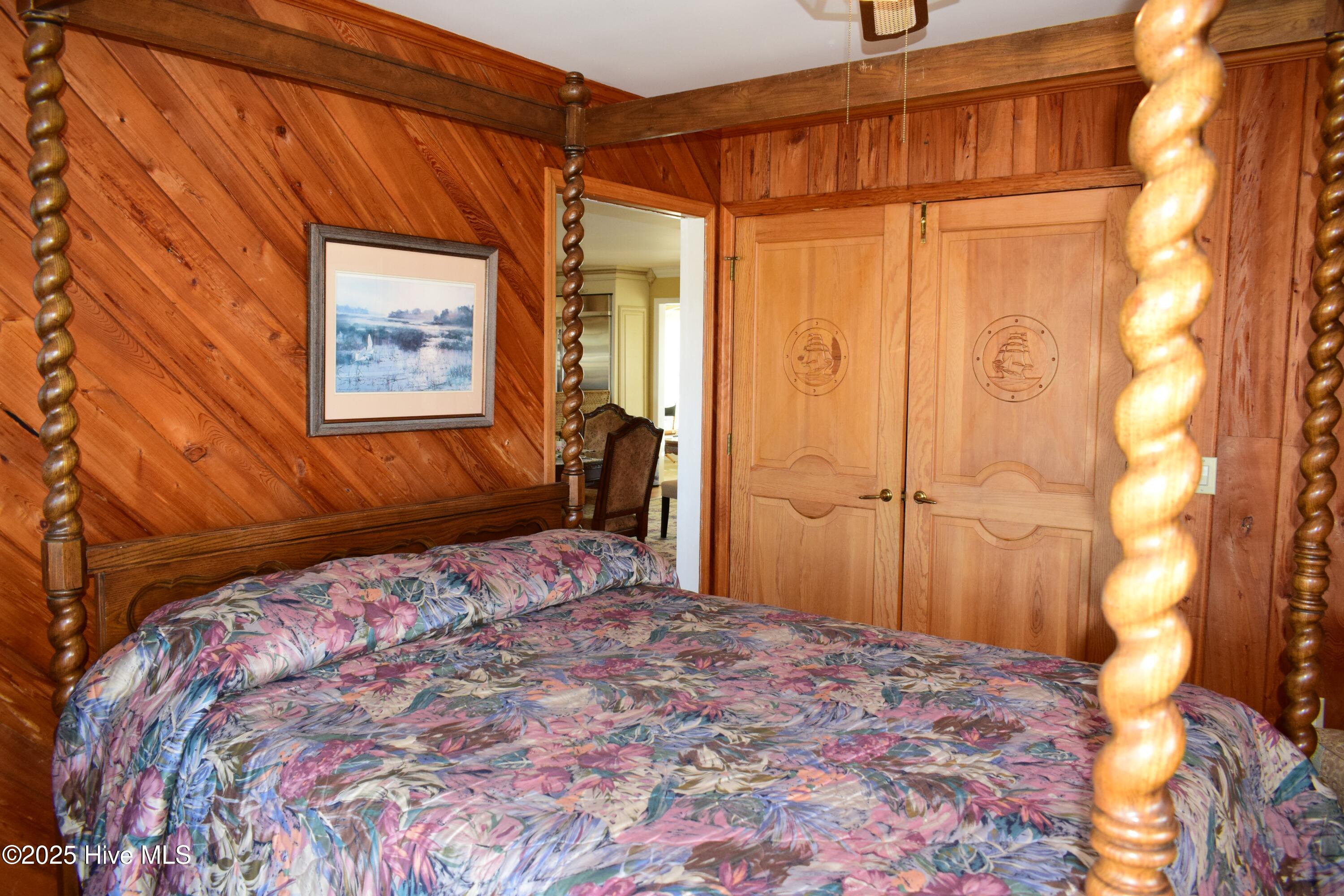 100545109 | Photo 24