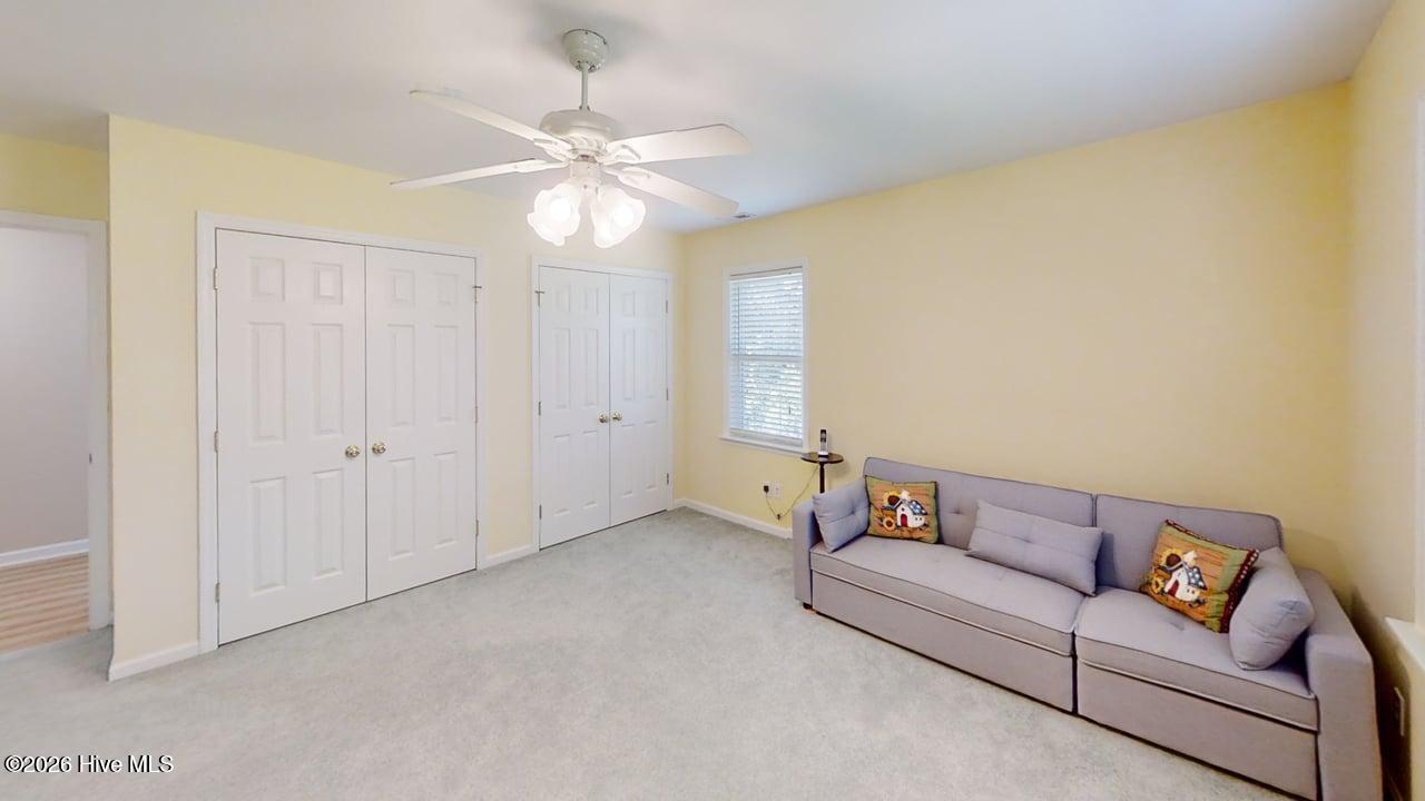 100570322 | Photo 41