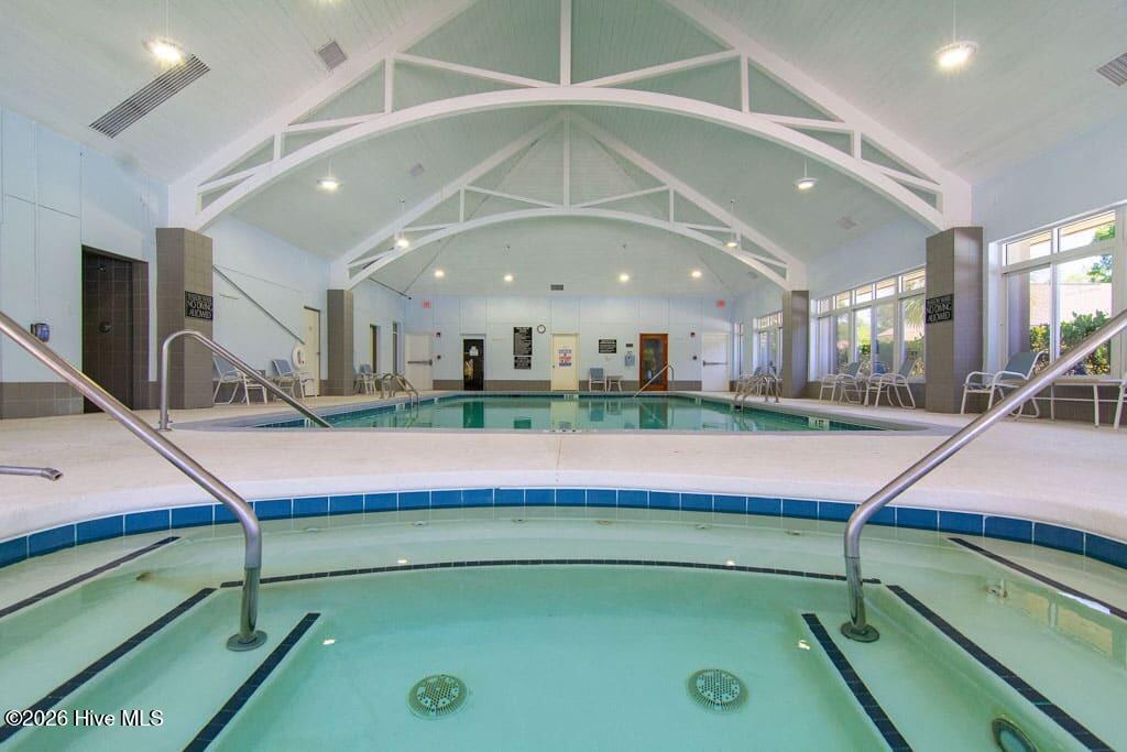 100558482 | Photo 94