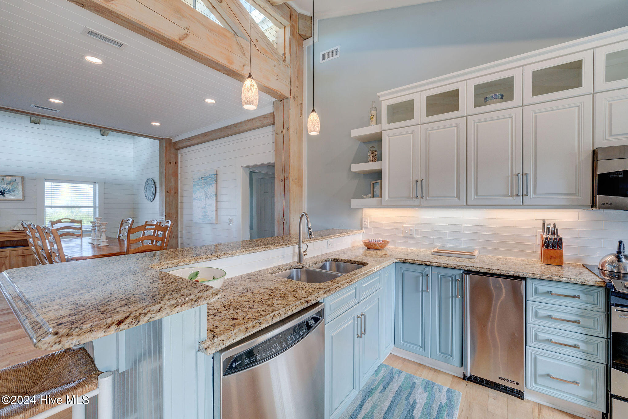 100526759 | Photo 13