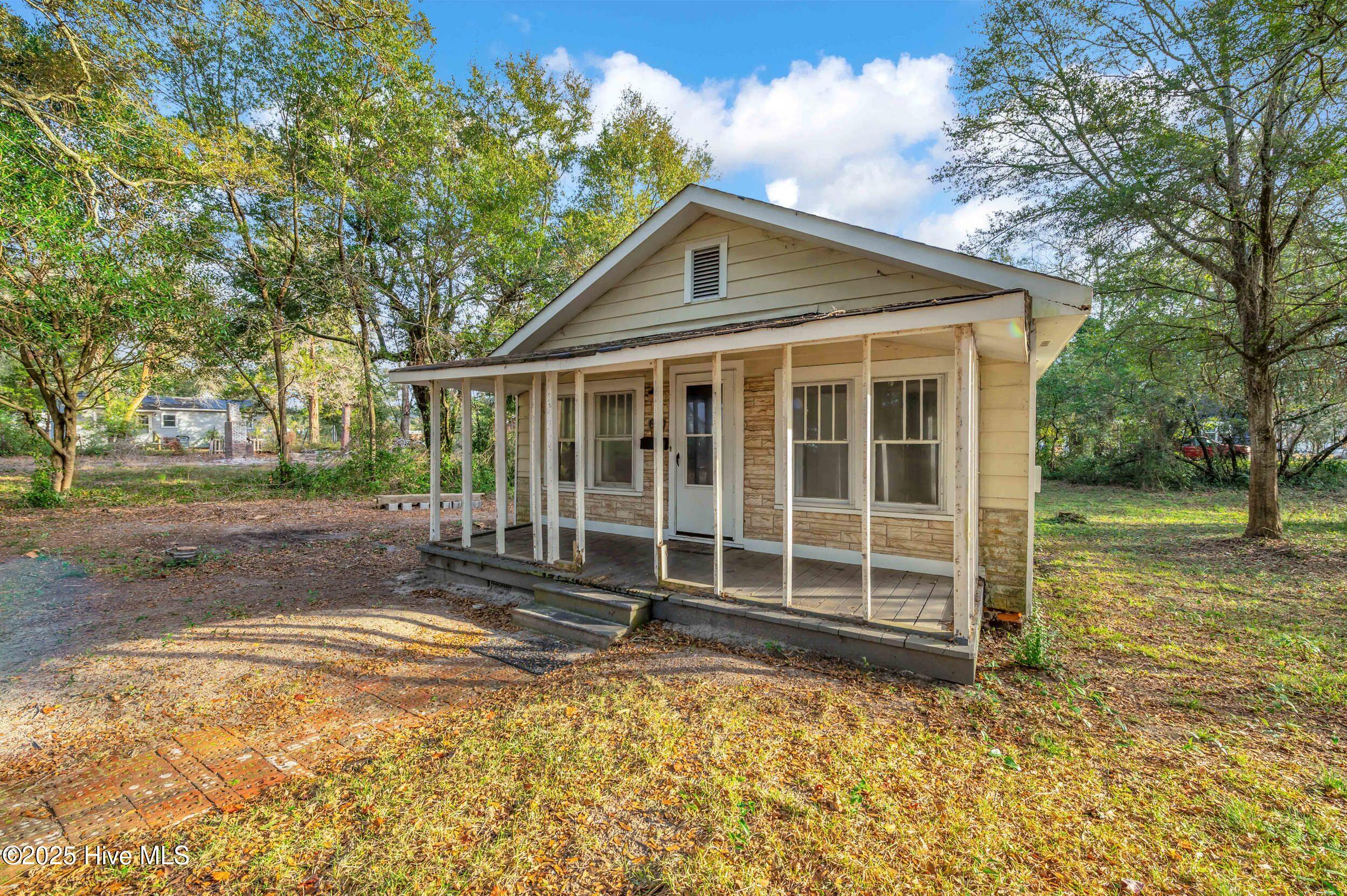 Homes for sale in Southport, NC | 610 N Caswell Ave, Southport, NC 28461 | MLS# 100545934