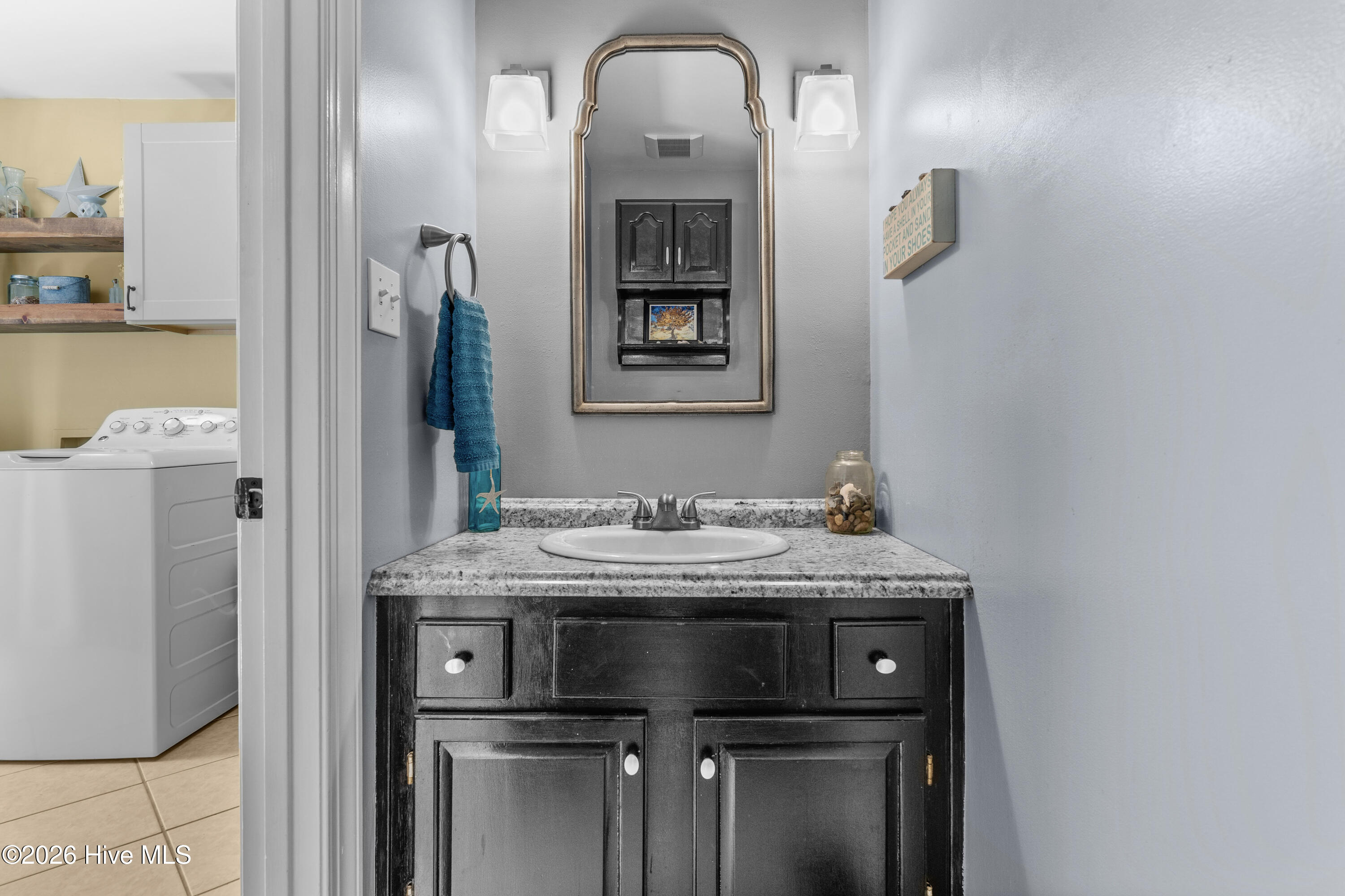 100569922 | Photo 28