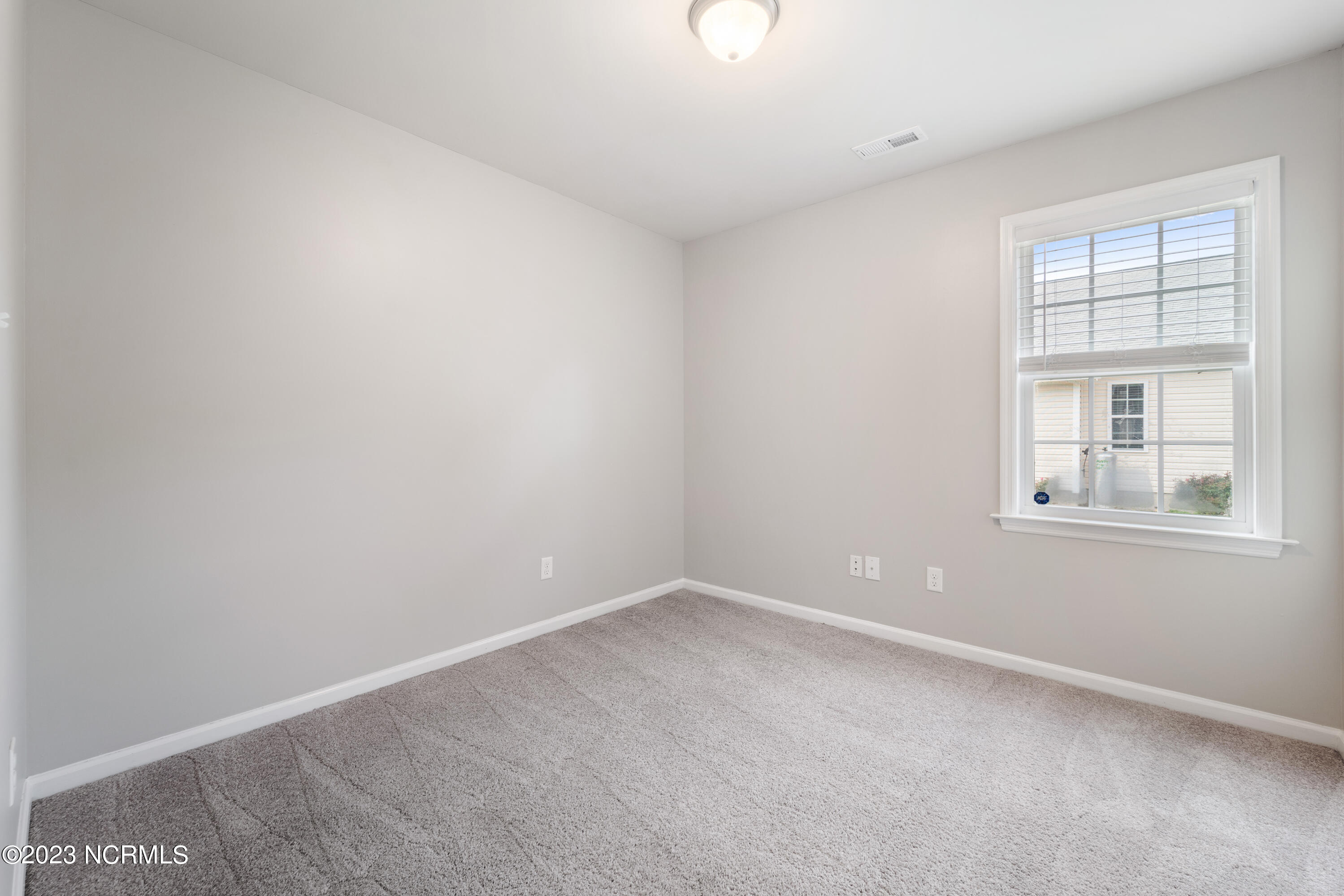 100564586 | Photo 11