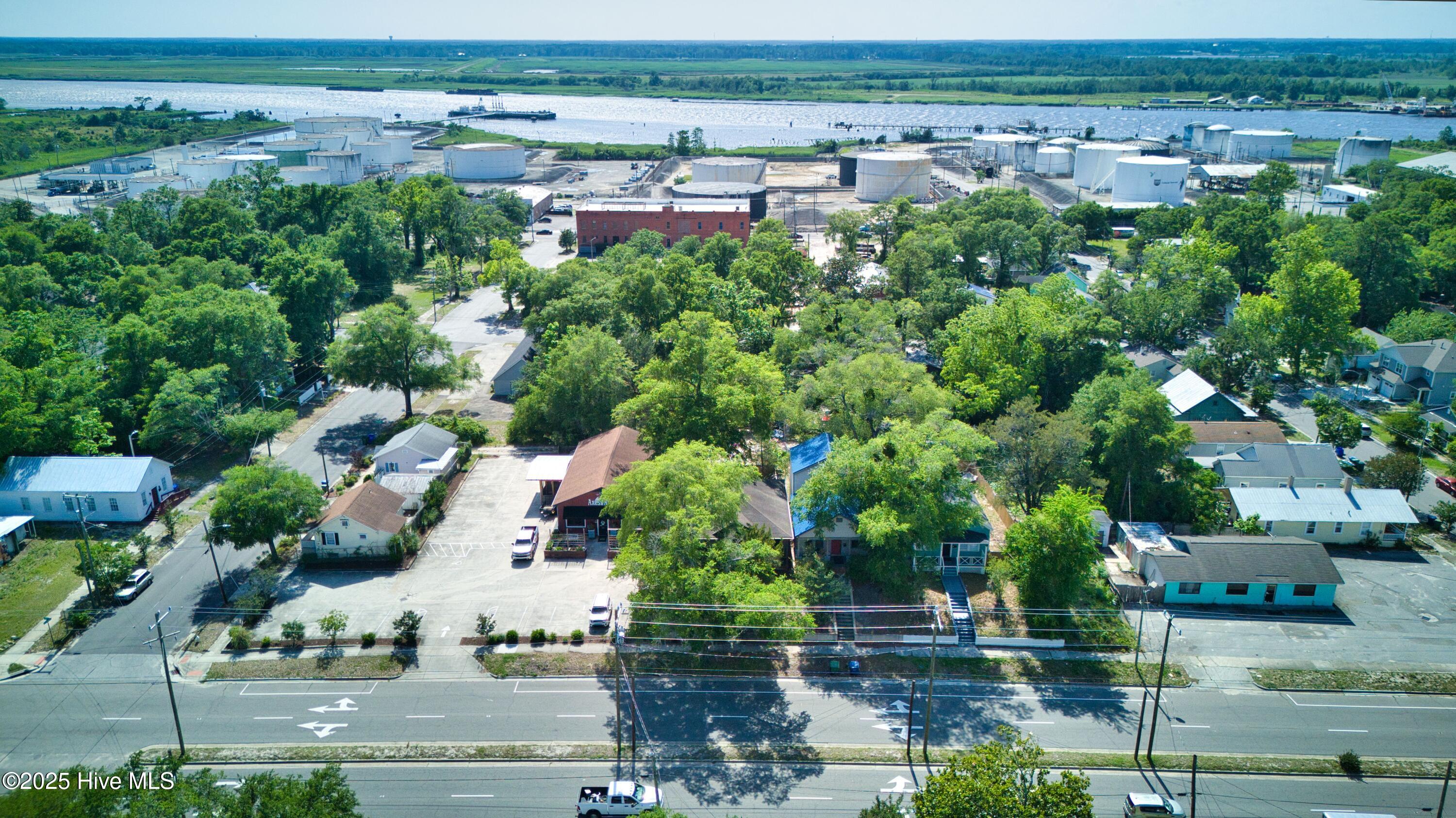 100509231 | Photo 53