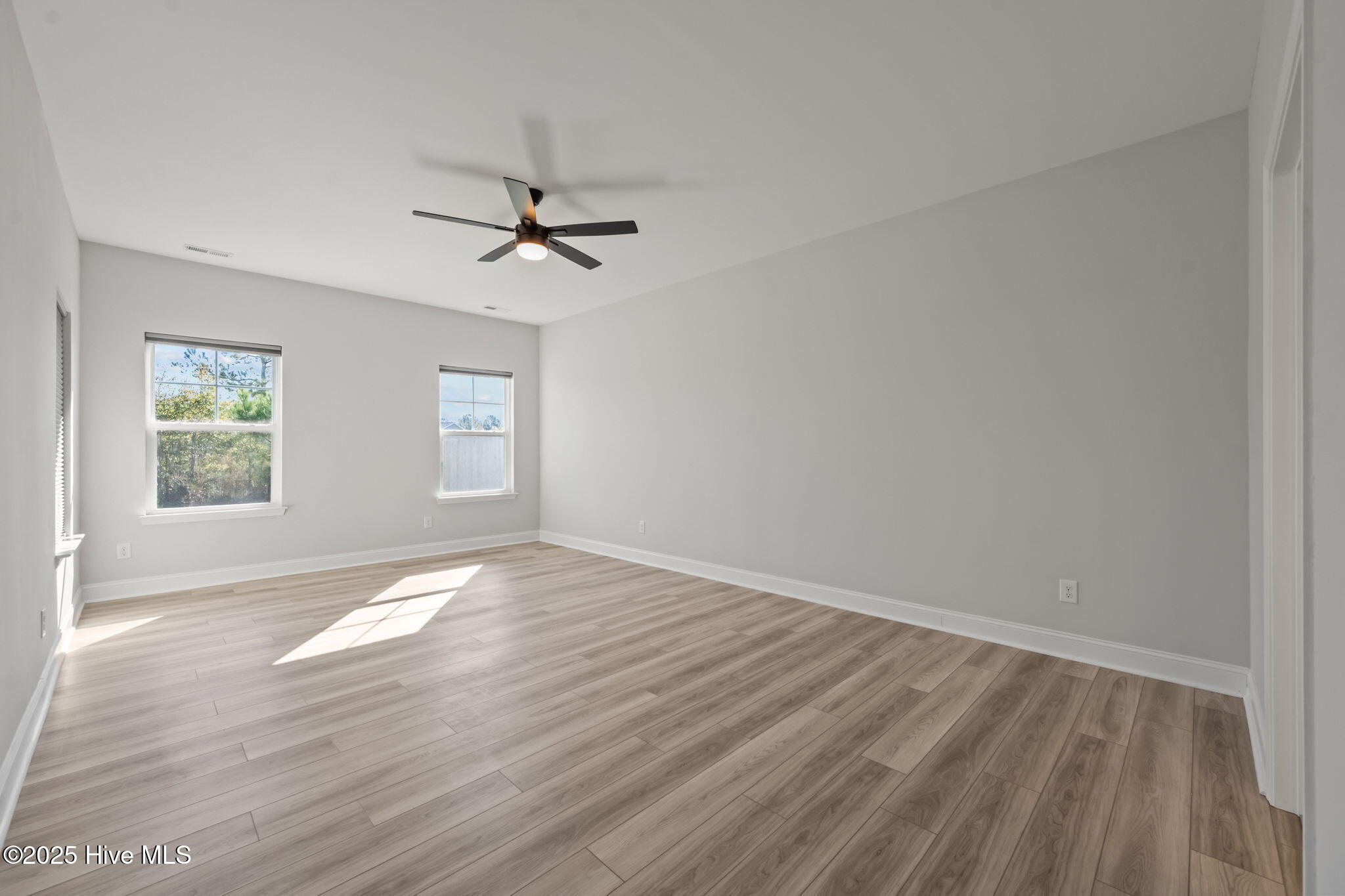 100529774 | Photo 16