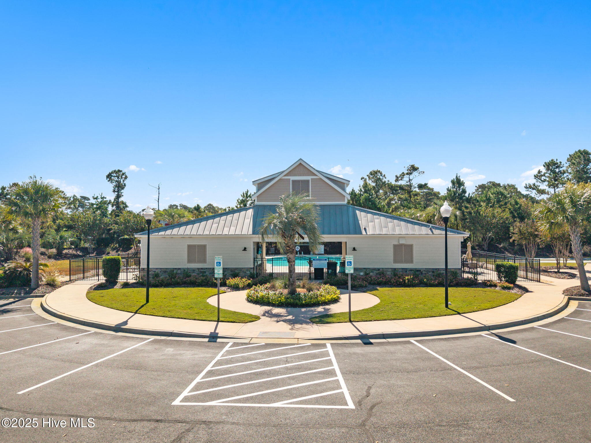 100539203 | Photo 68