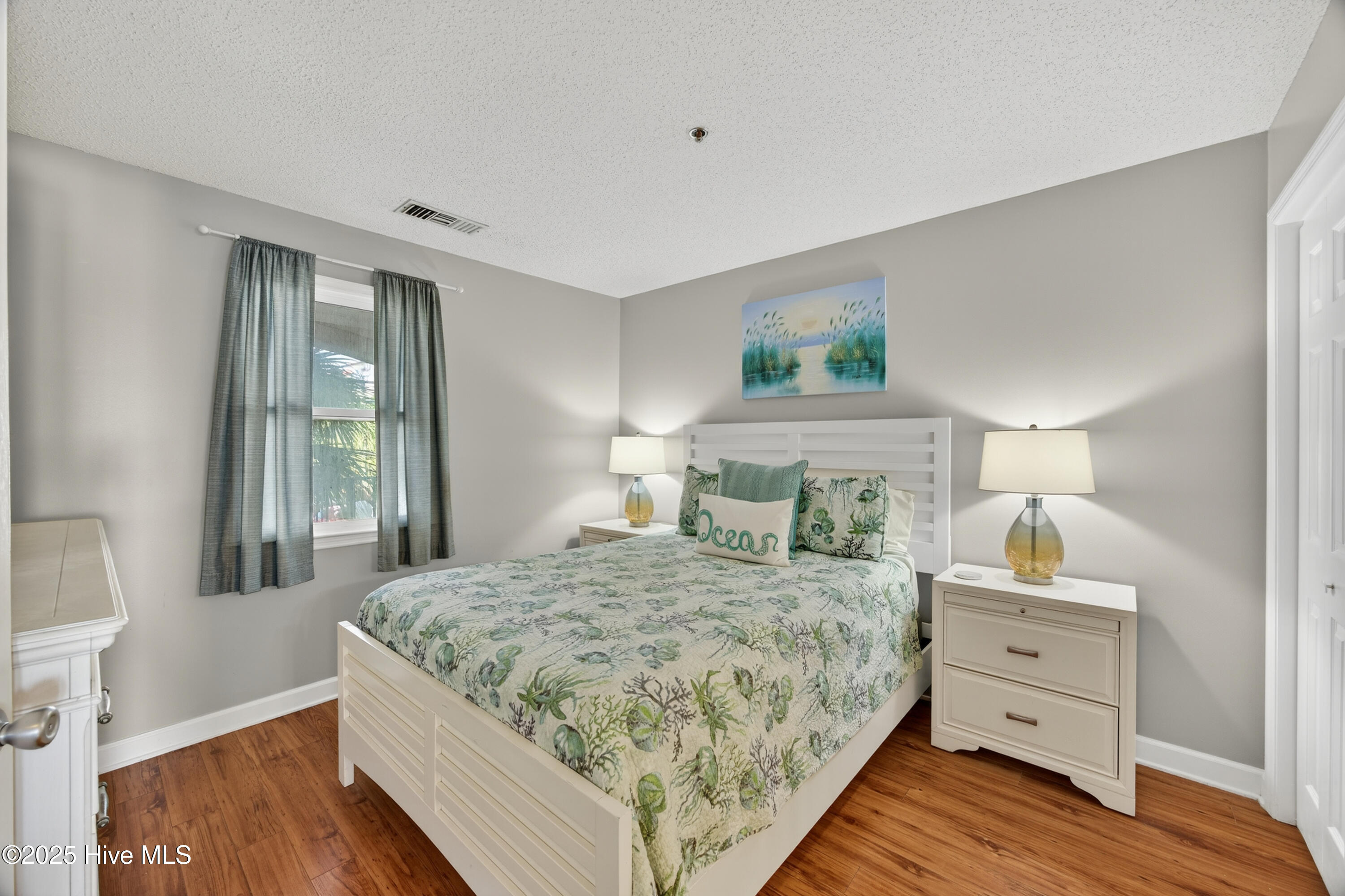 100536747 | Photo 10