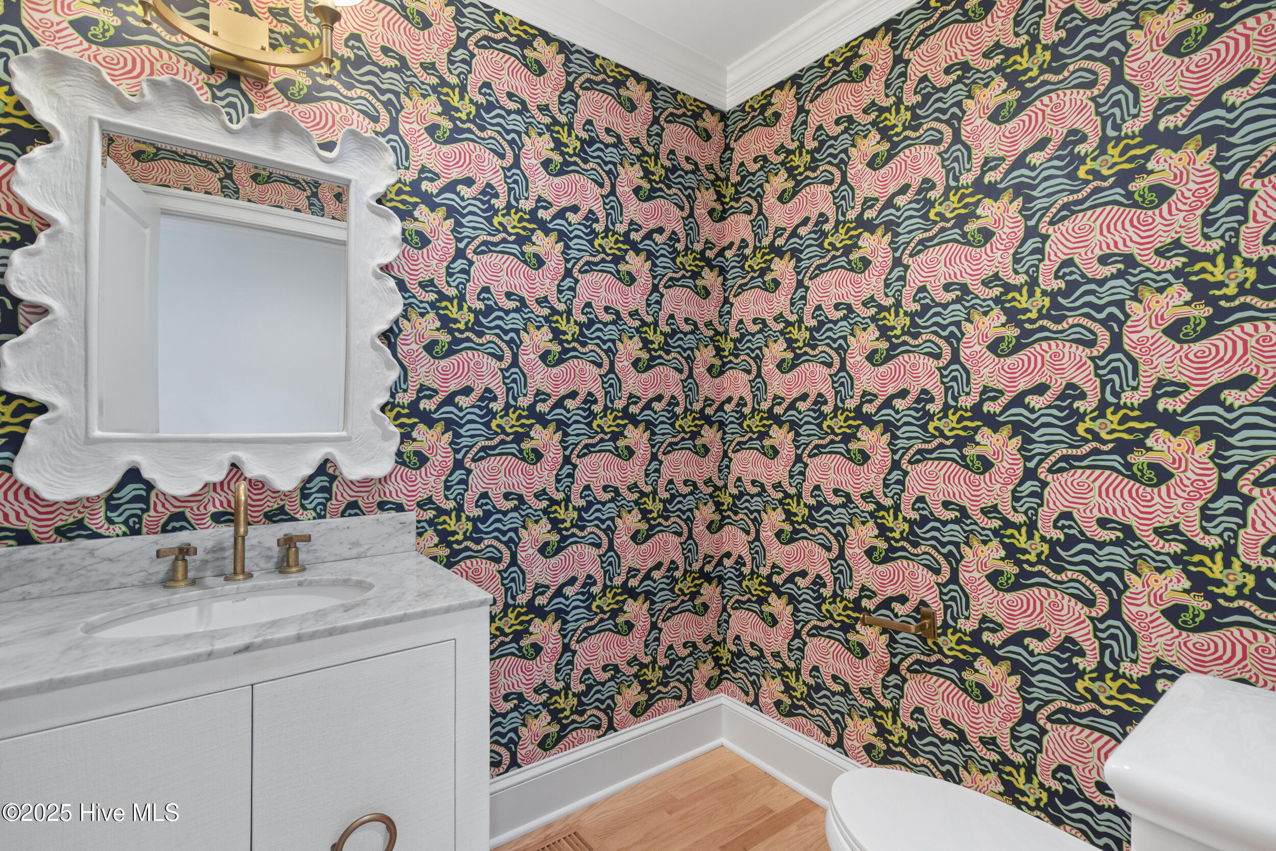 100534920 | Photo 18