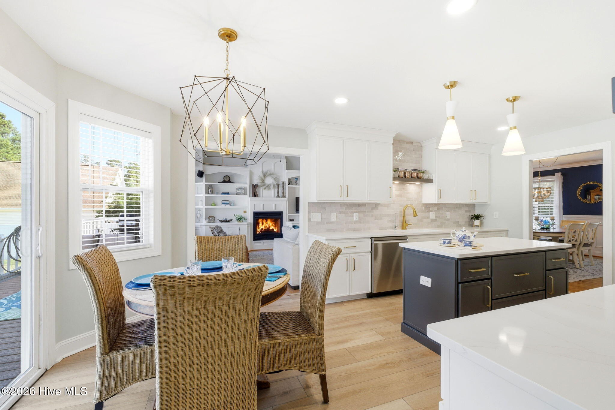 100563483 | Photo 14