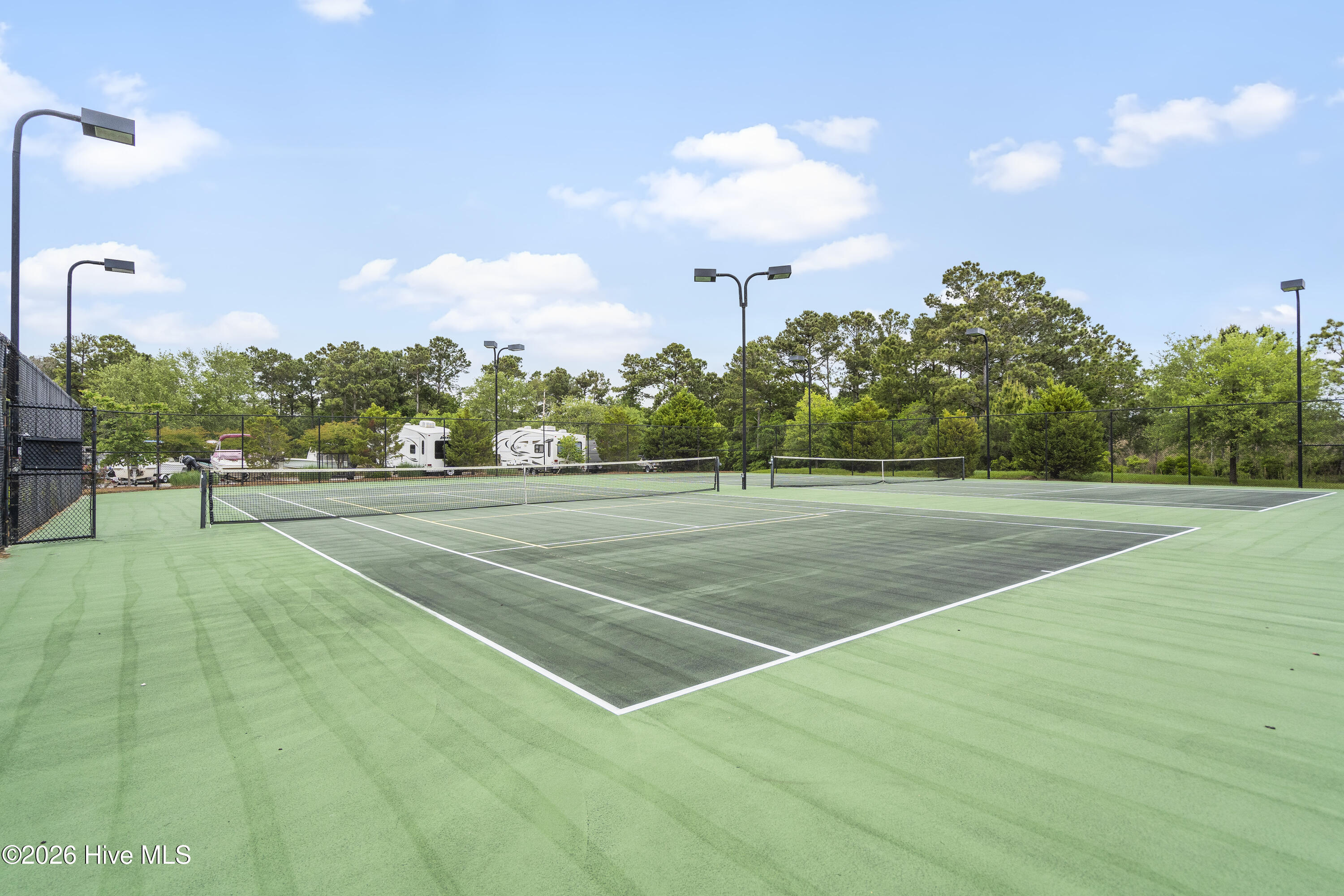 100562110 | Photo 94