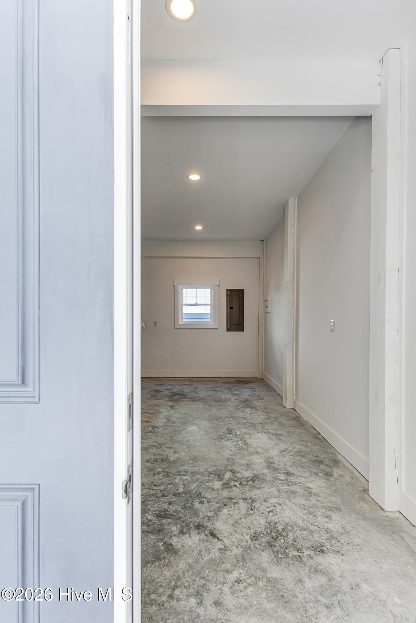 100564365 | Photo 35