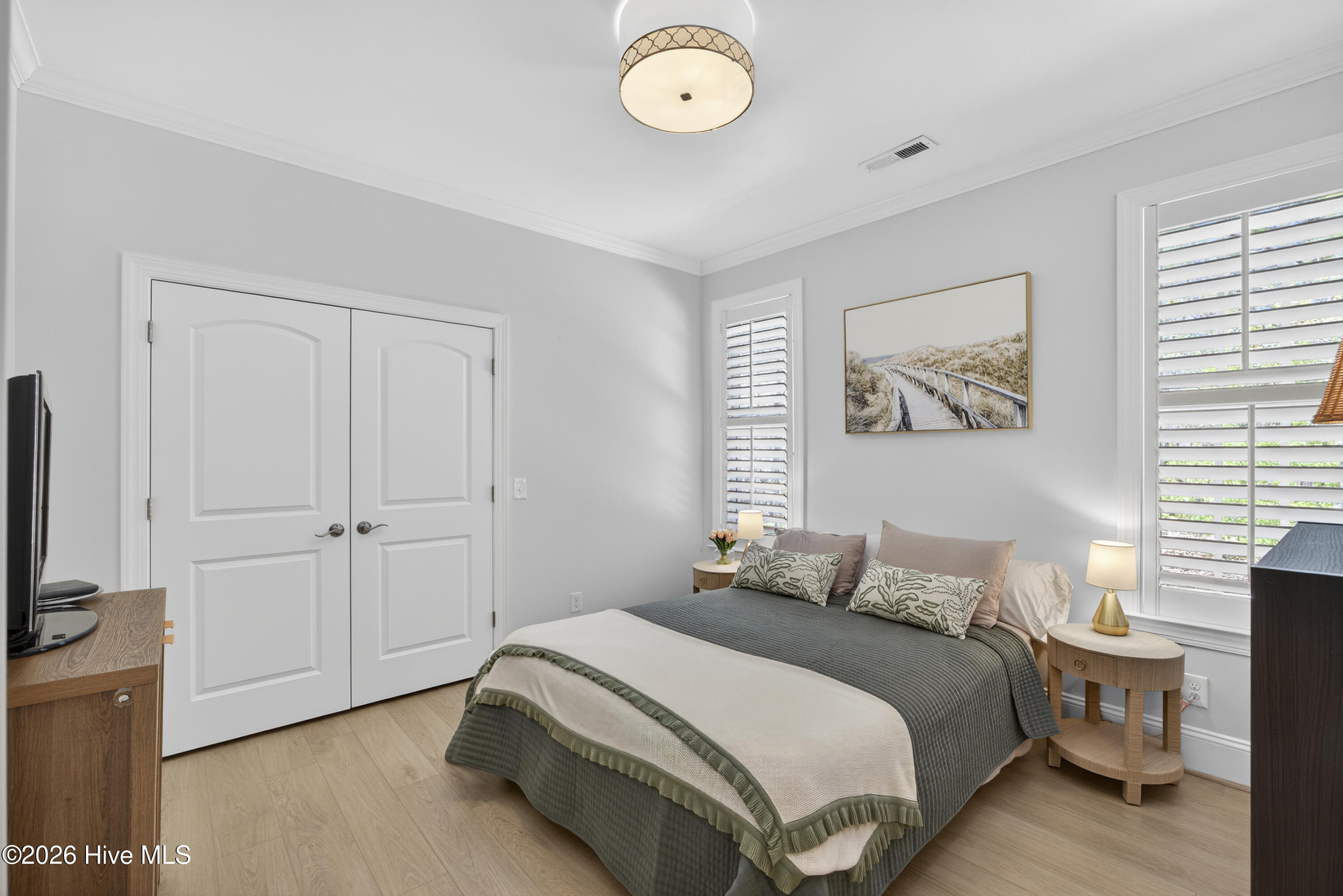 100564665 | Photo 30