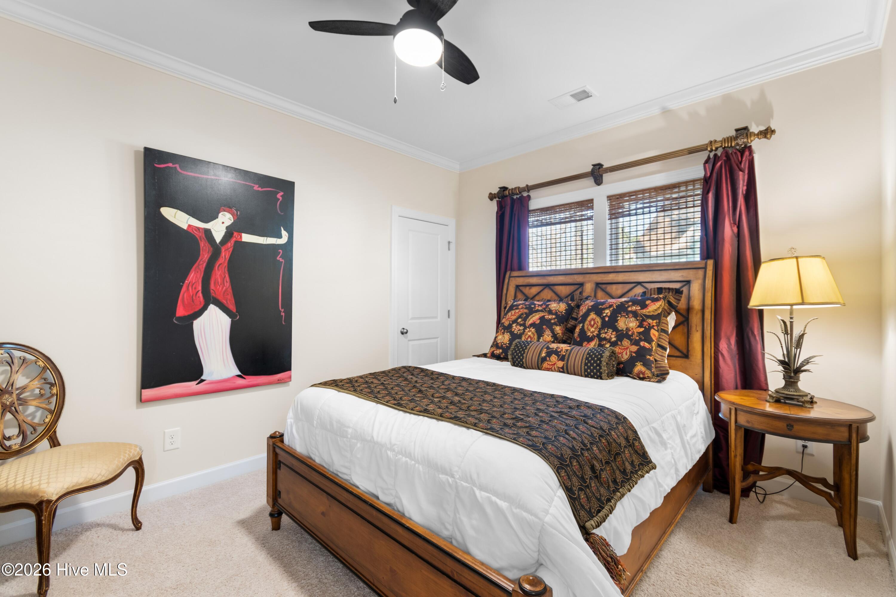 100561592 | Photo 32