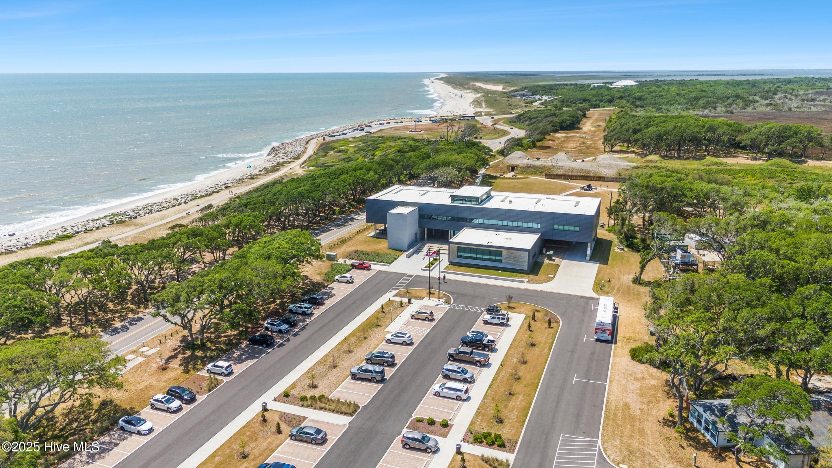 100532800 | Photo 82