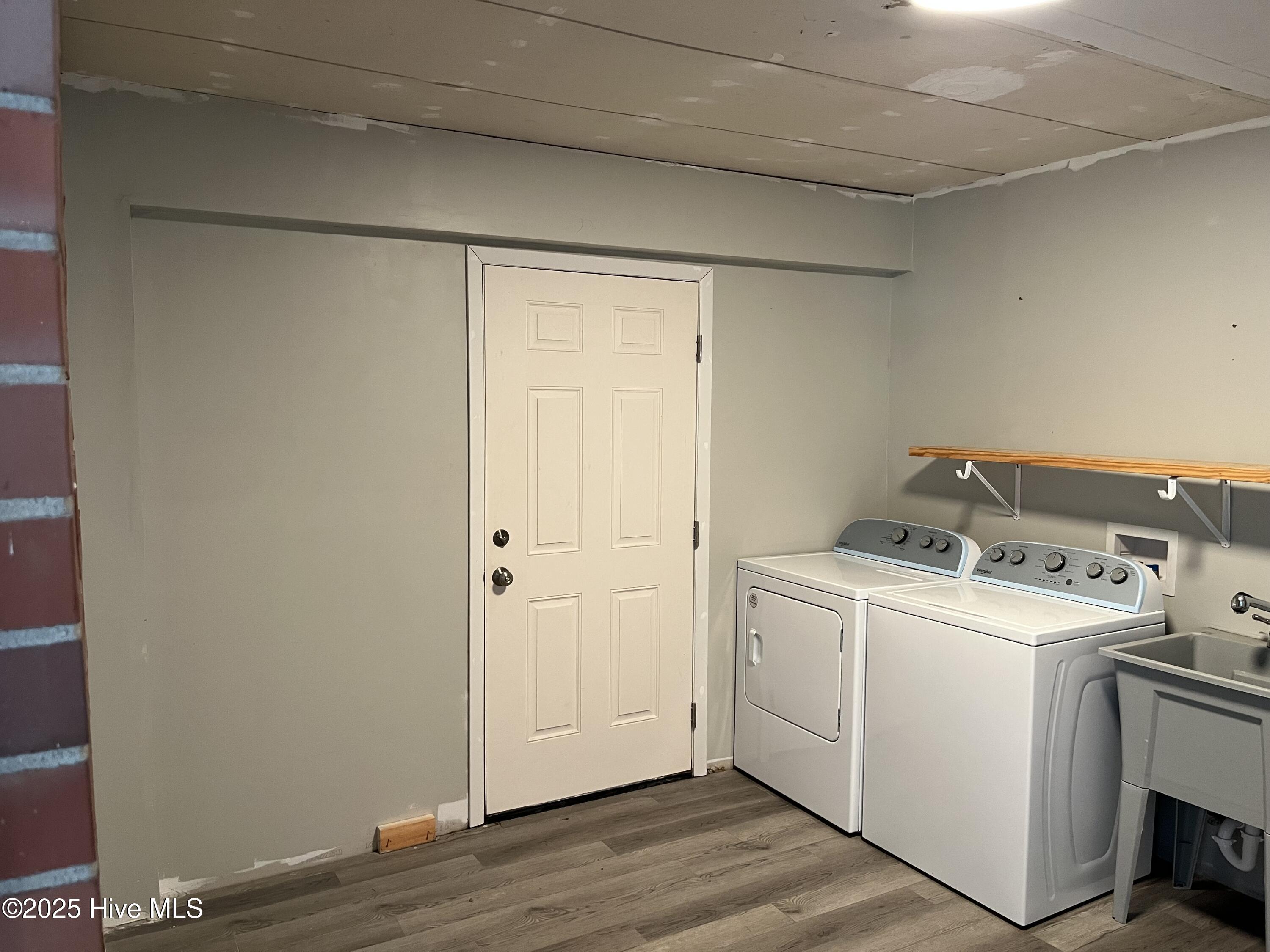 100536383 | Photo 27